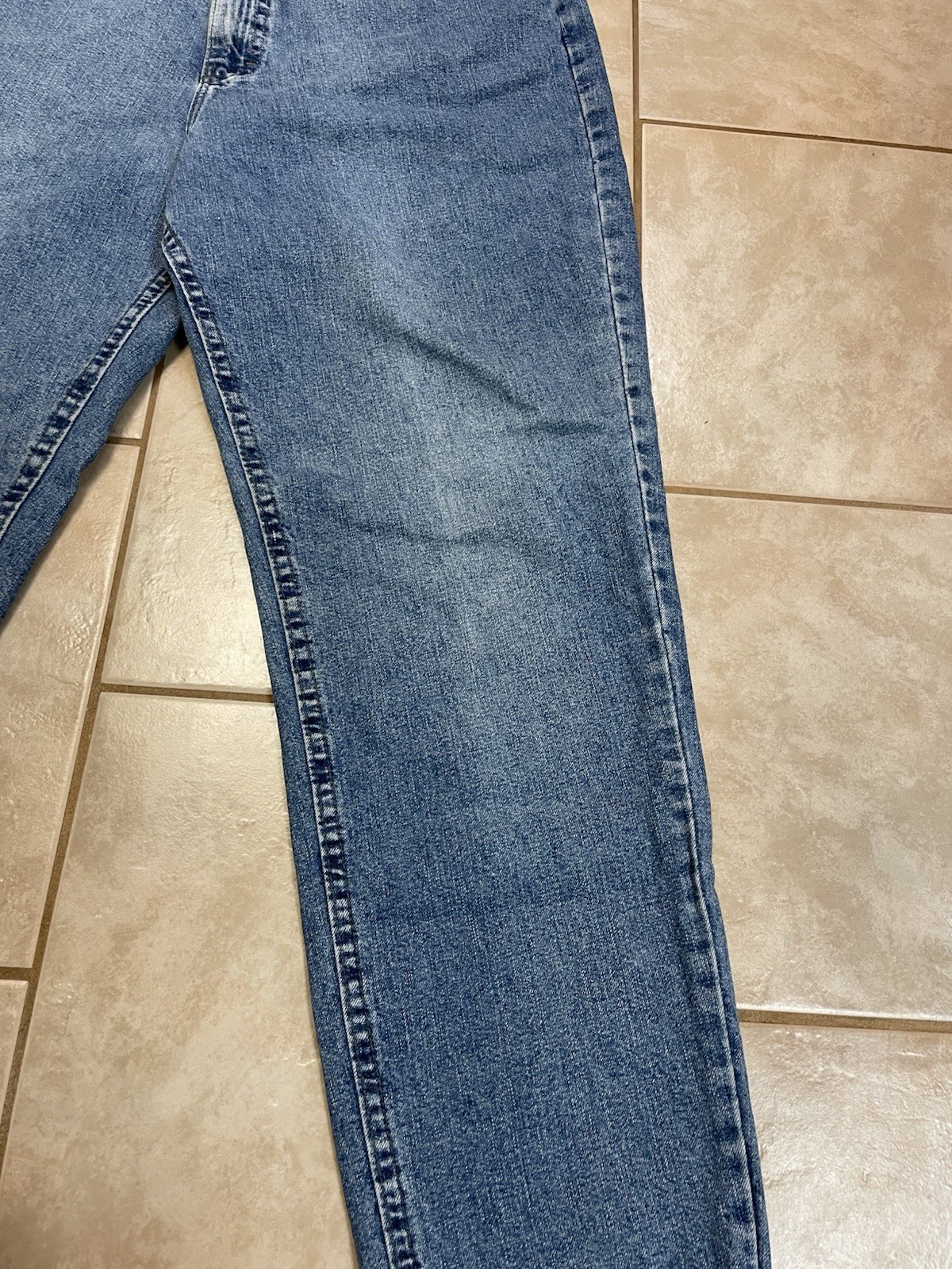 Vintage Lee Jeans Light Wash Tapered Leg High Waist Mom Jeans Elastic Size 14