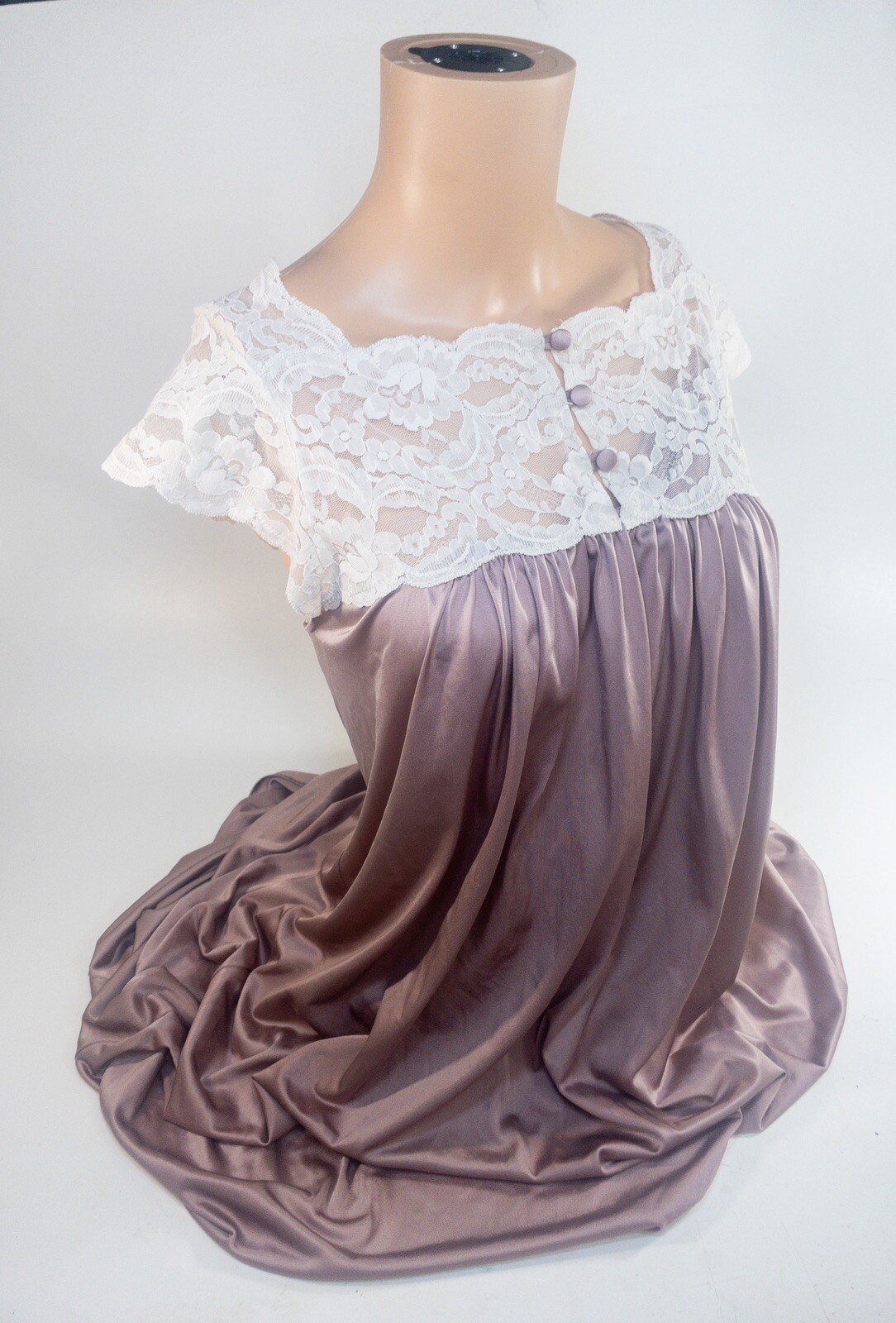 Vintage Miss Elaine Silky Nylon Lace Nightgown Full Length Romantic Dress 44/XL