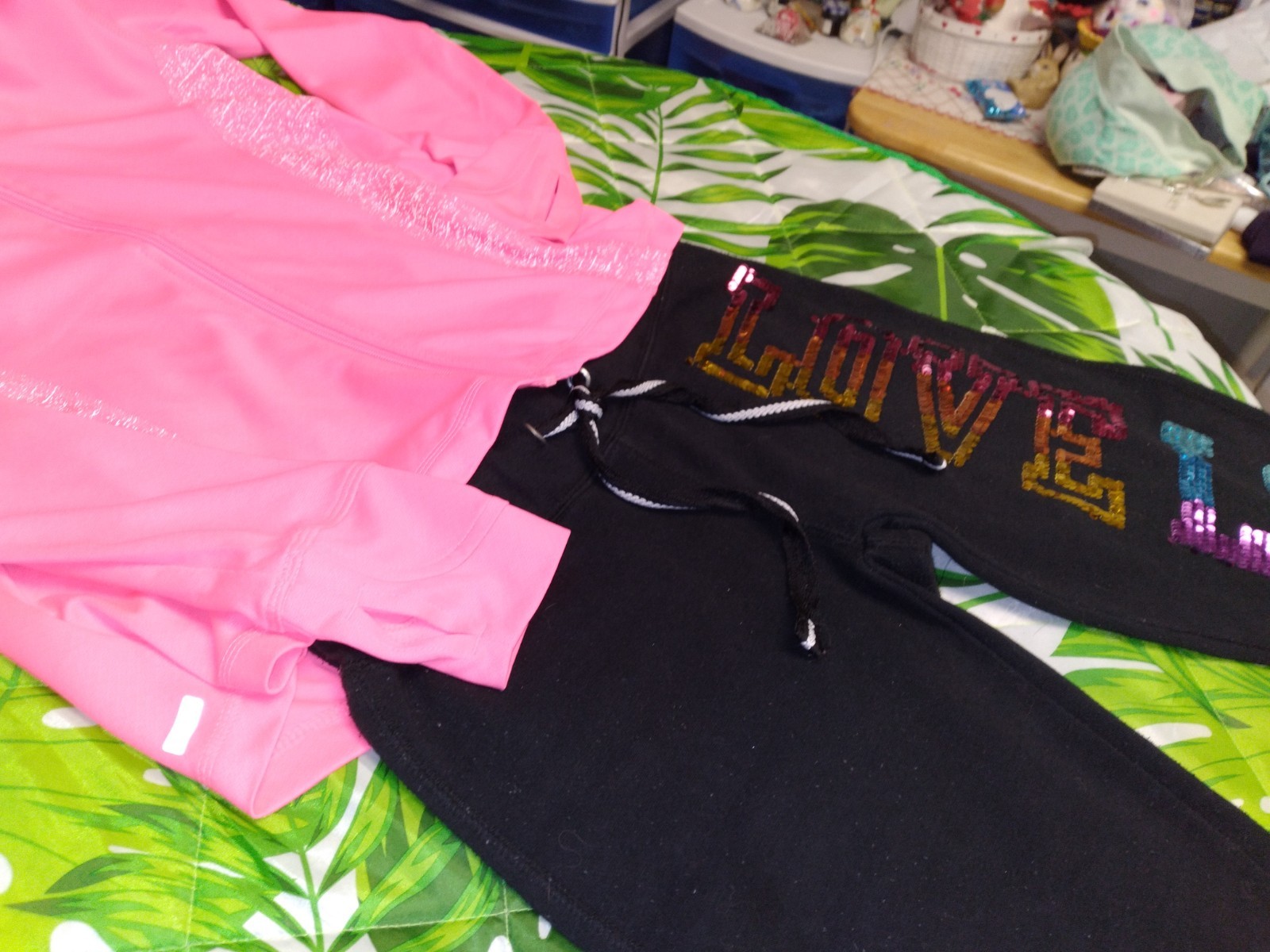 VICTORIA’S SECRET VINTAGE LOT XS/M LOGO STRETCH SOFT LACE SEXY RED M or S
