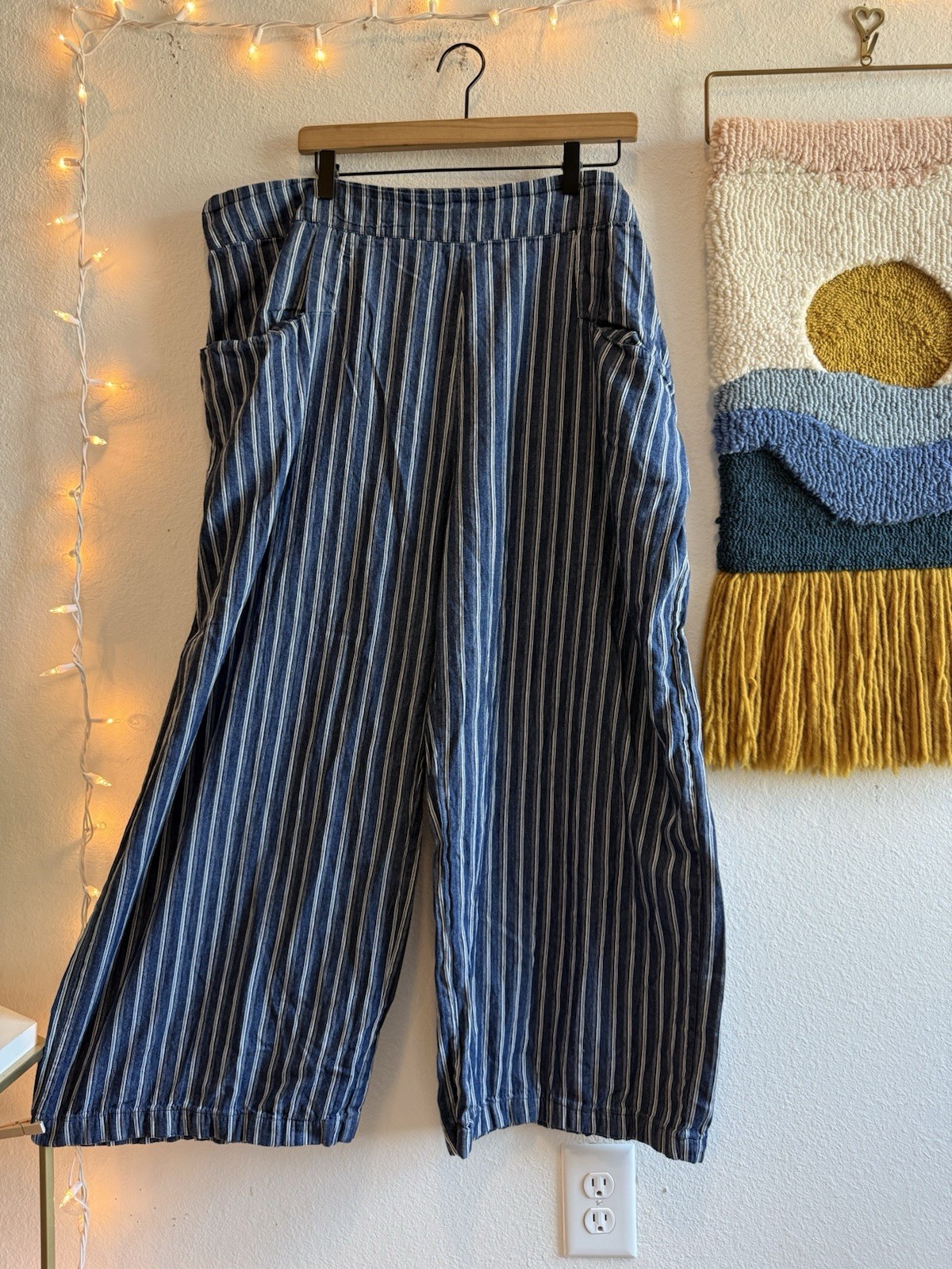 Unique Vintage Pants Women’s Size 4X 22-24 High Waist Striped Lightweight Jeans