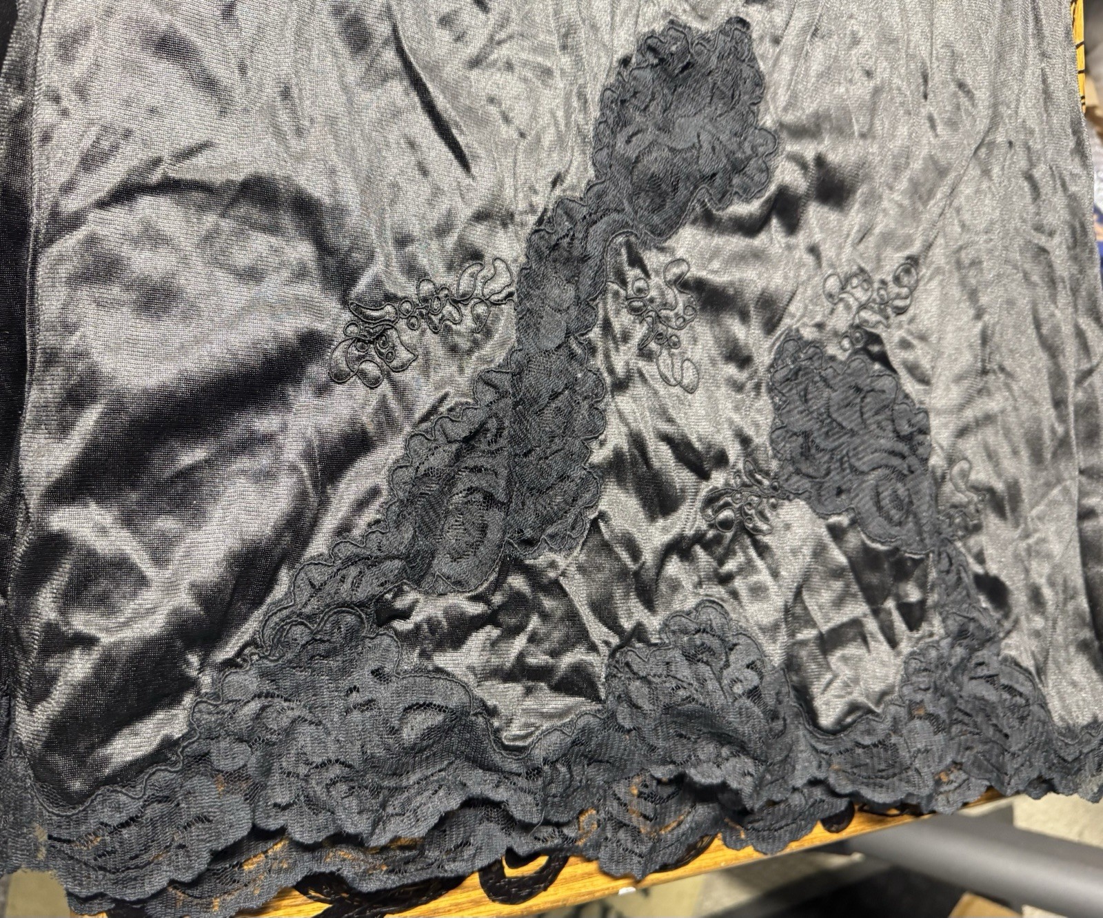 VINTAGE SUPER SATIN BY VINCENT HALF SLIP WITH LACE . BLACK. DUPONT ANTRON lll