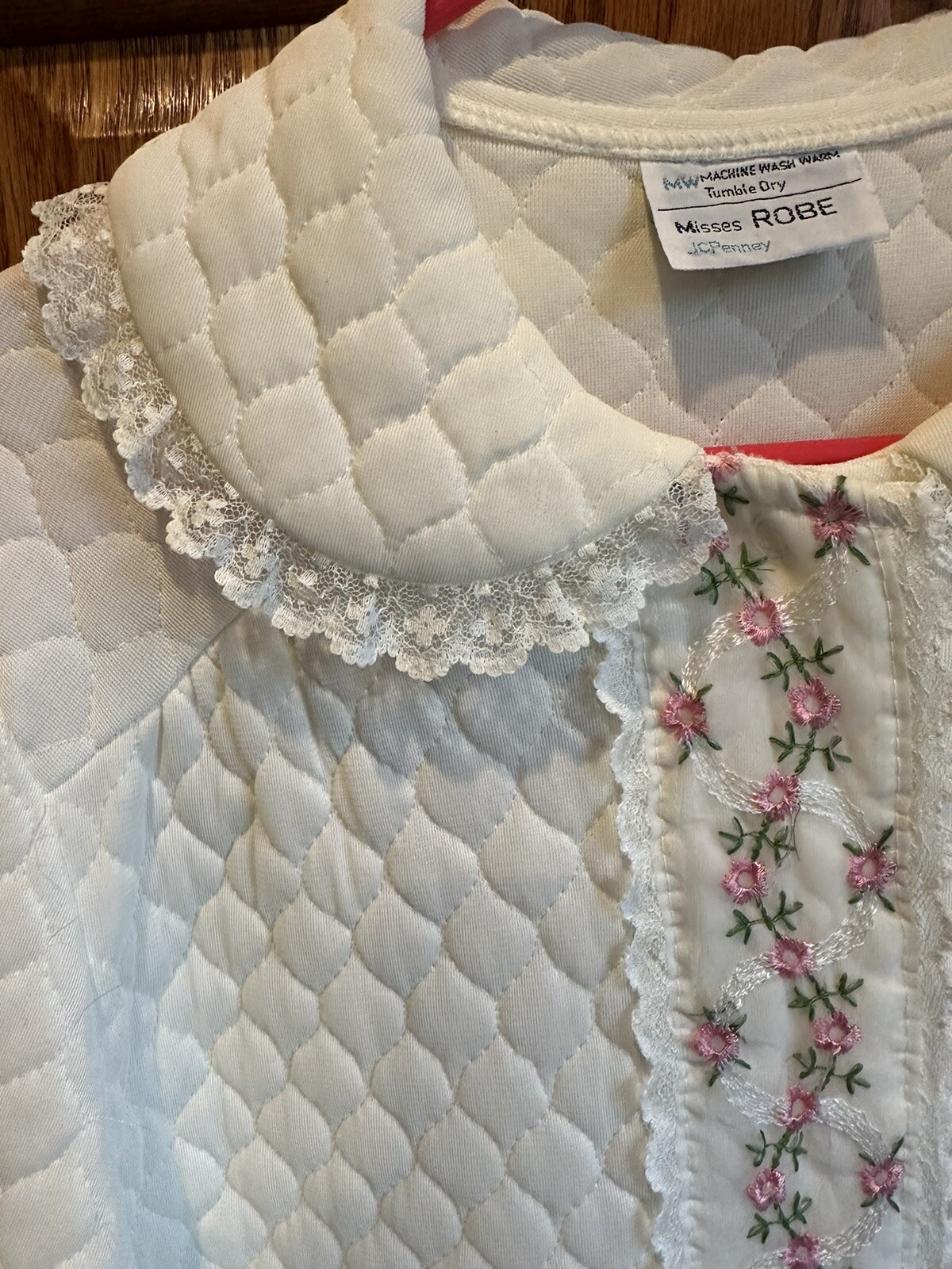 Vintage JC Penney Quilted Robe Lace Trim Floral Cottage Core Feminine White Sz M