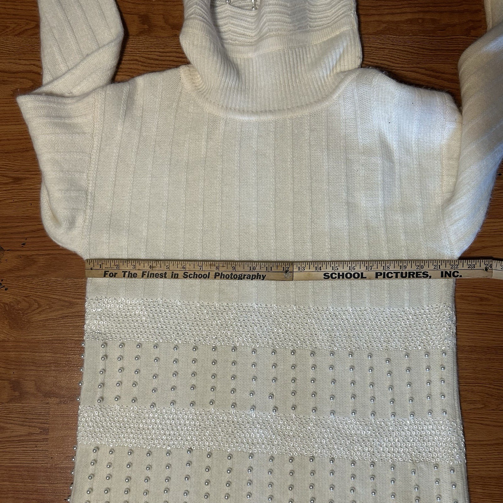 Vintage L’Eau Vive Sz M Cream Pearl Embellished Sweater Lambswool Angora Rabbit