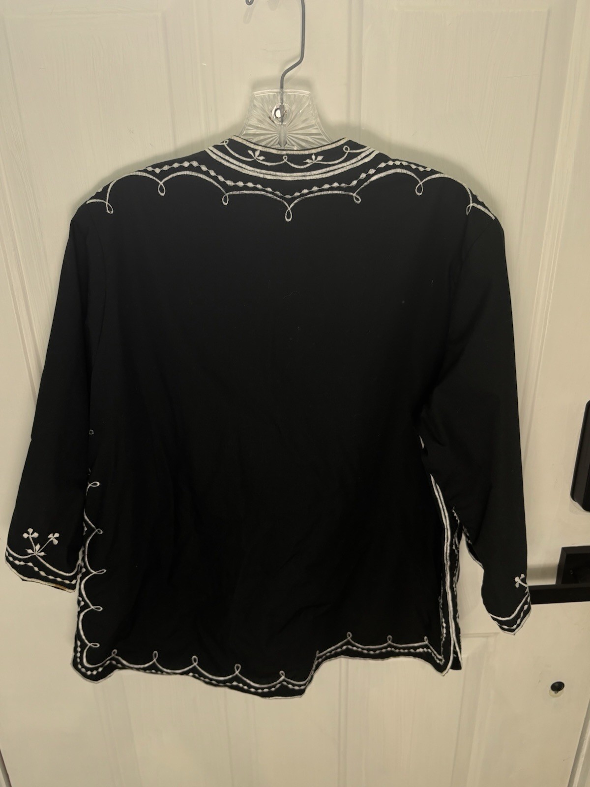 Vintage Leandra Crochet Embroidered Black White Floral Snap Jacket Boho Mandarin