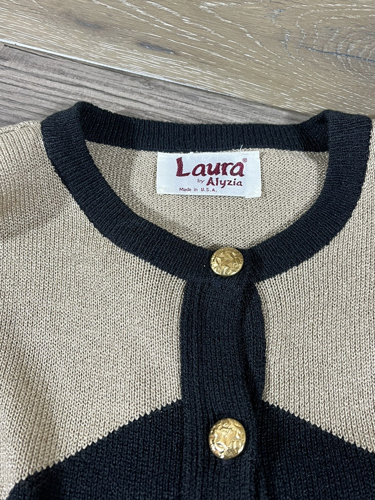 Vtg Laura by Alyzia Sz 12 Knit Sweater Skirt Suit Set USA w Metal Buttons