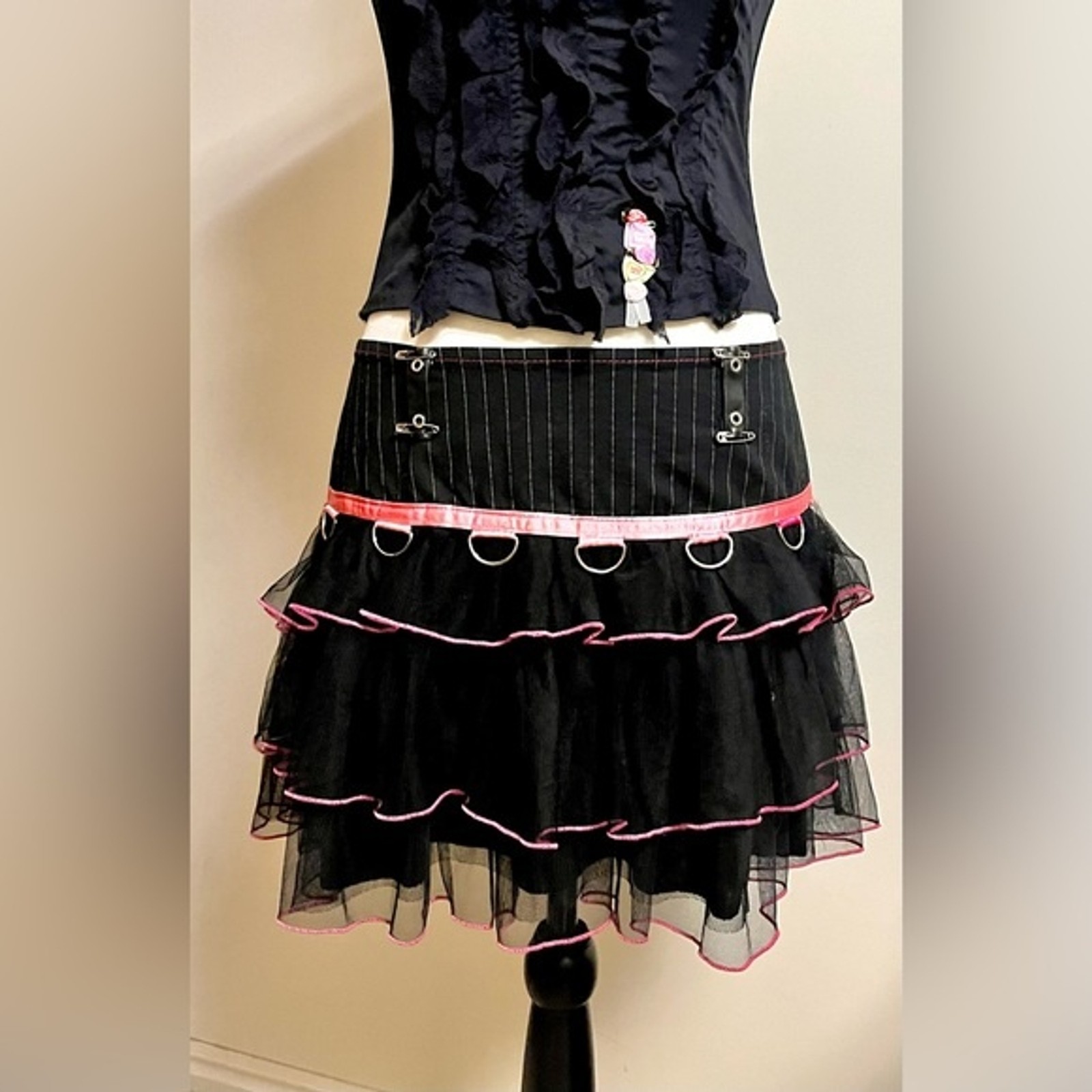 Vintage *Serious* Los Angeles Black and Pink Sheer Ruffled Skirt SZ Large