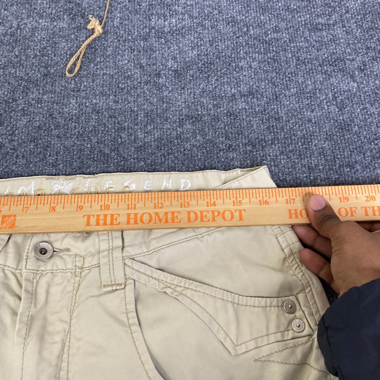 VTG Parasuco Cargo Shorts Tan Khaki Cotton Size 34 Embroidered Y2K Capri