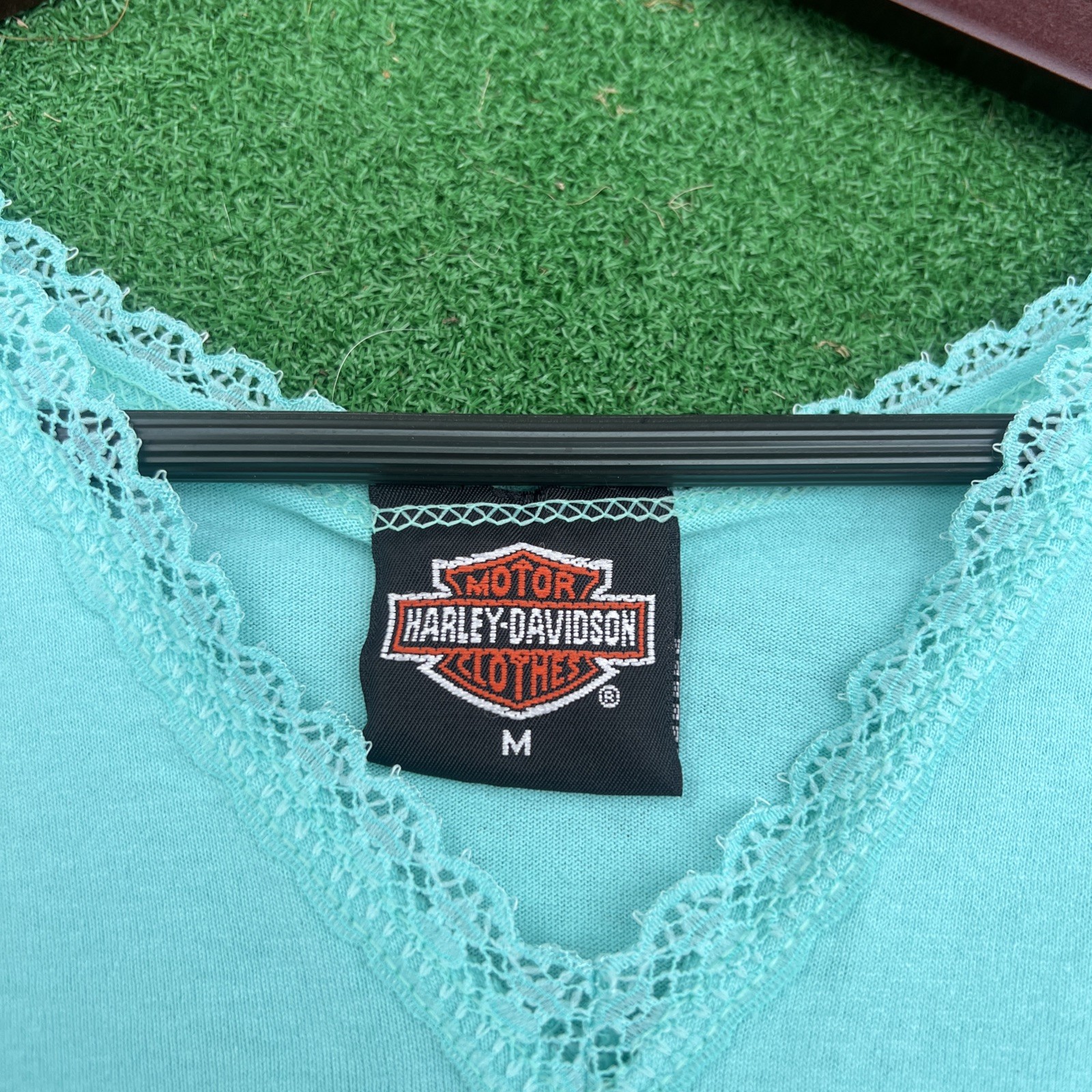 Vintage Harley Davidson Daytona 1991 3D Emblem 1990 Size Med Teal Rose Cropped T