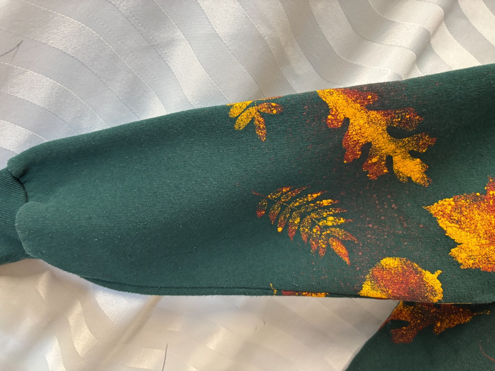 Vintage 1998 Art Unlimited Sportswear LS Sweatshirt All Over Fall Leaves size L