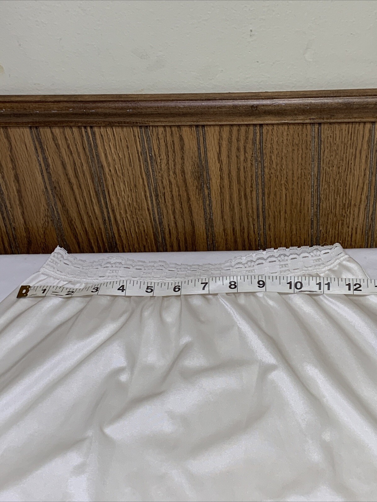 Vintage Olga Secret Hug Half Slip Skirt Lace Trim Size Small Satin Ribbon Bow
