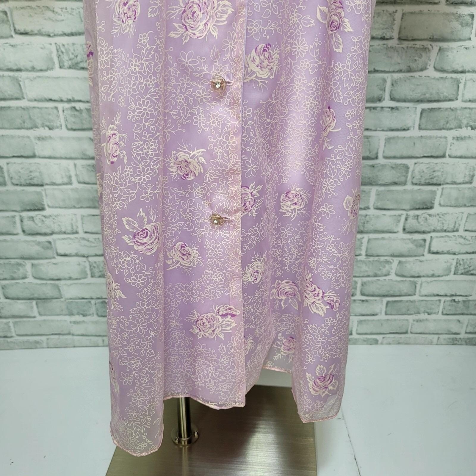 Vintage 1950s Lavender Floral Nylon Robe Lace Trim Button Front Housecoat 18