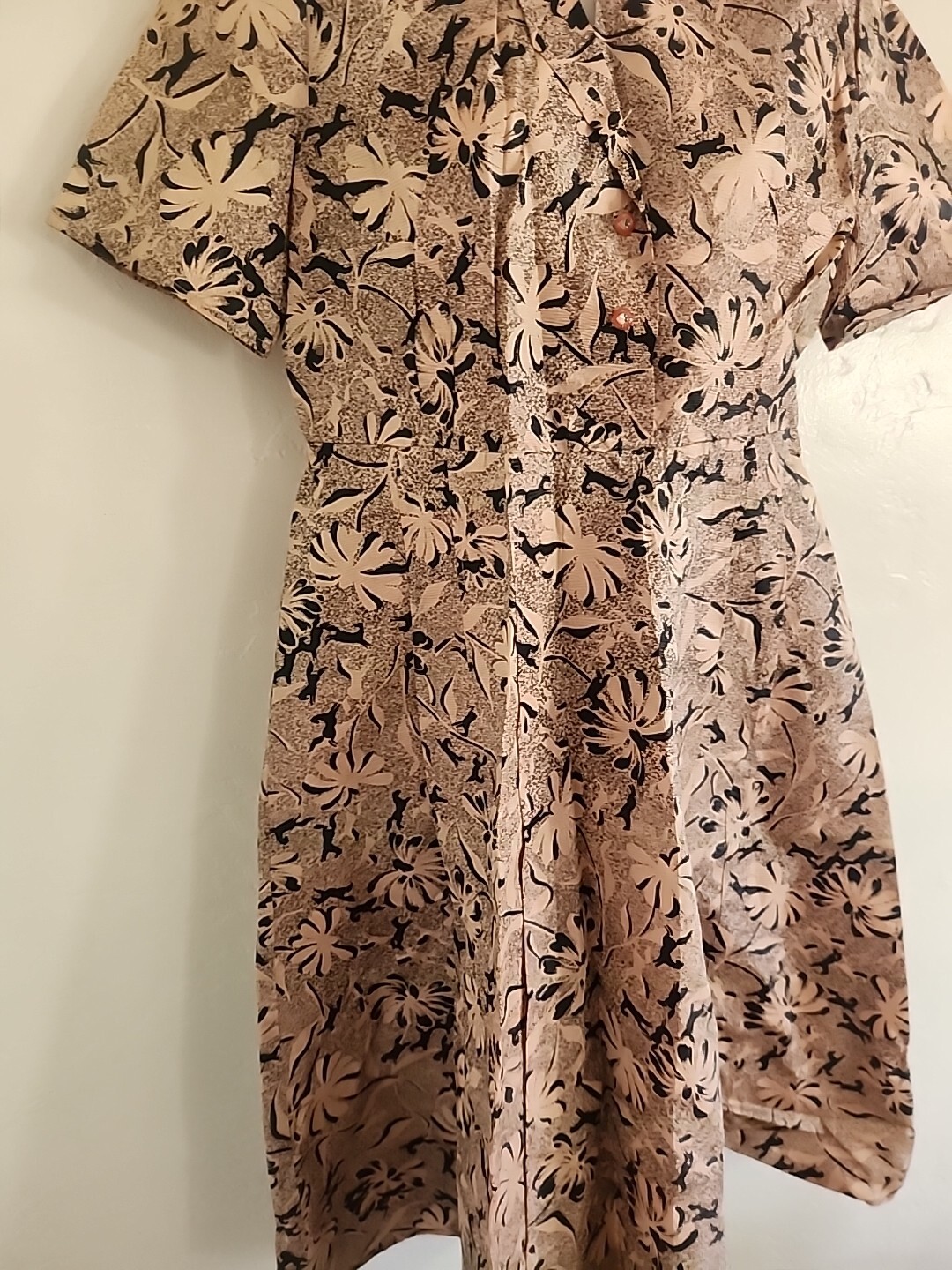 vintage 40’s dress med large short sleeve pony,foral graphics excellent 1940’s