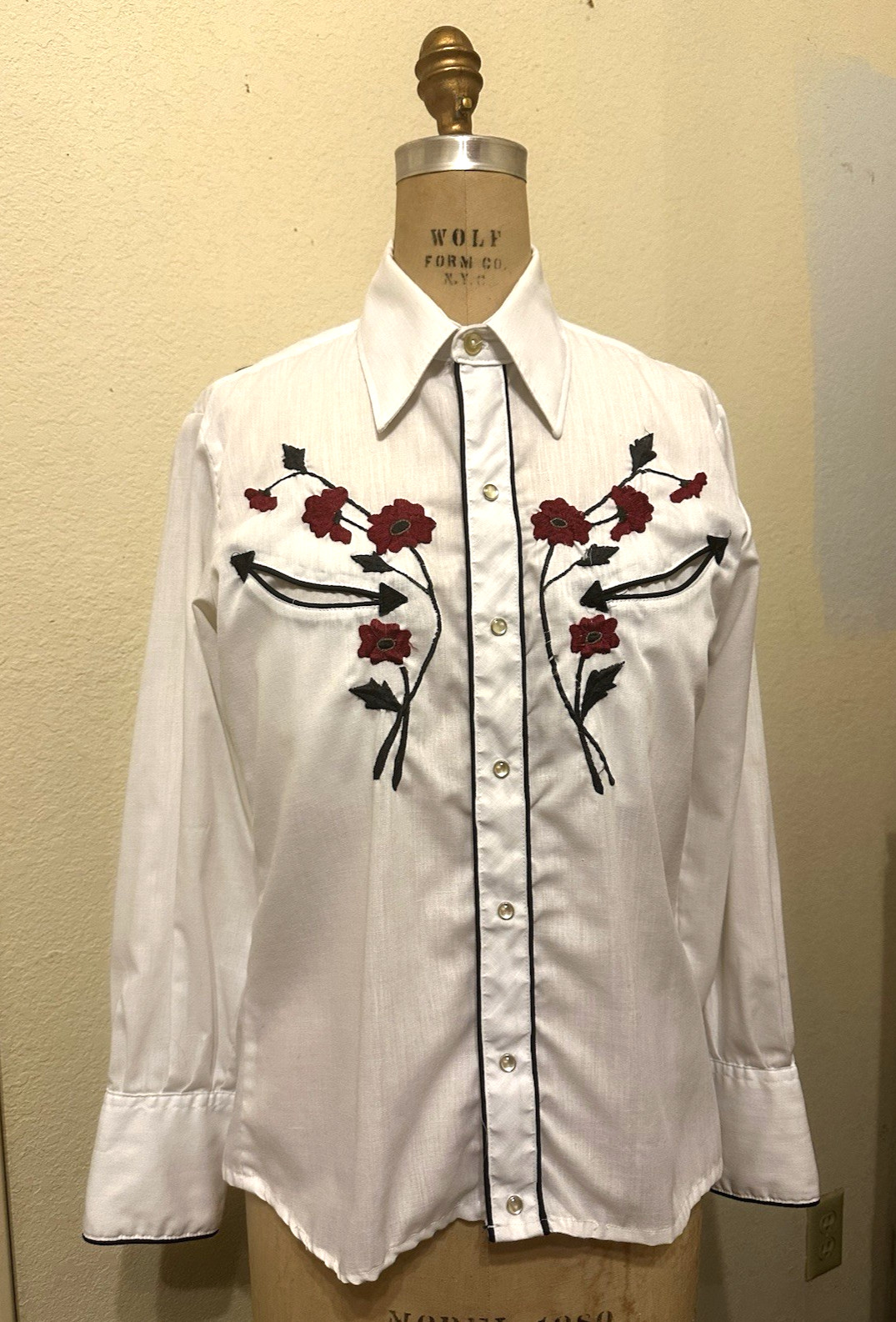 Karman 1970s Vintage Embroidered Cowgirl Western Shirt – Sz Small, Label Sz 33