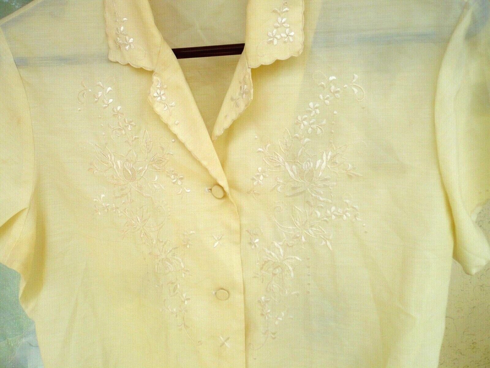 VTG 80S M PEACOCK BRAND HAND EMBROIDERED CRISP COTTON POLY LIGHT YELLOW BLOUSE