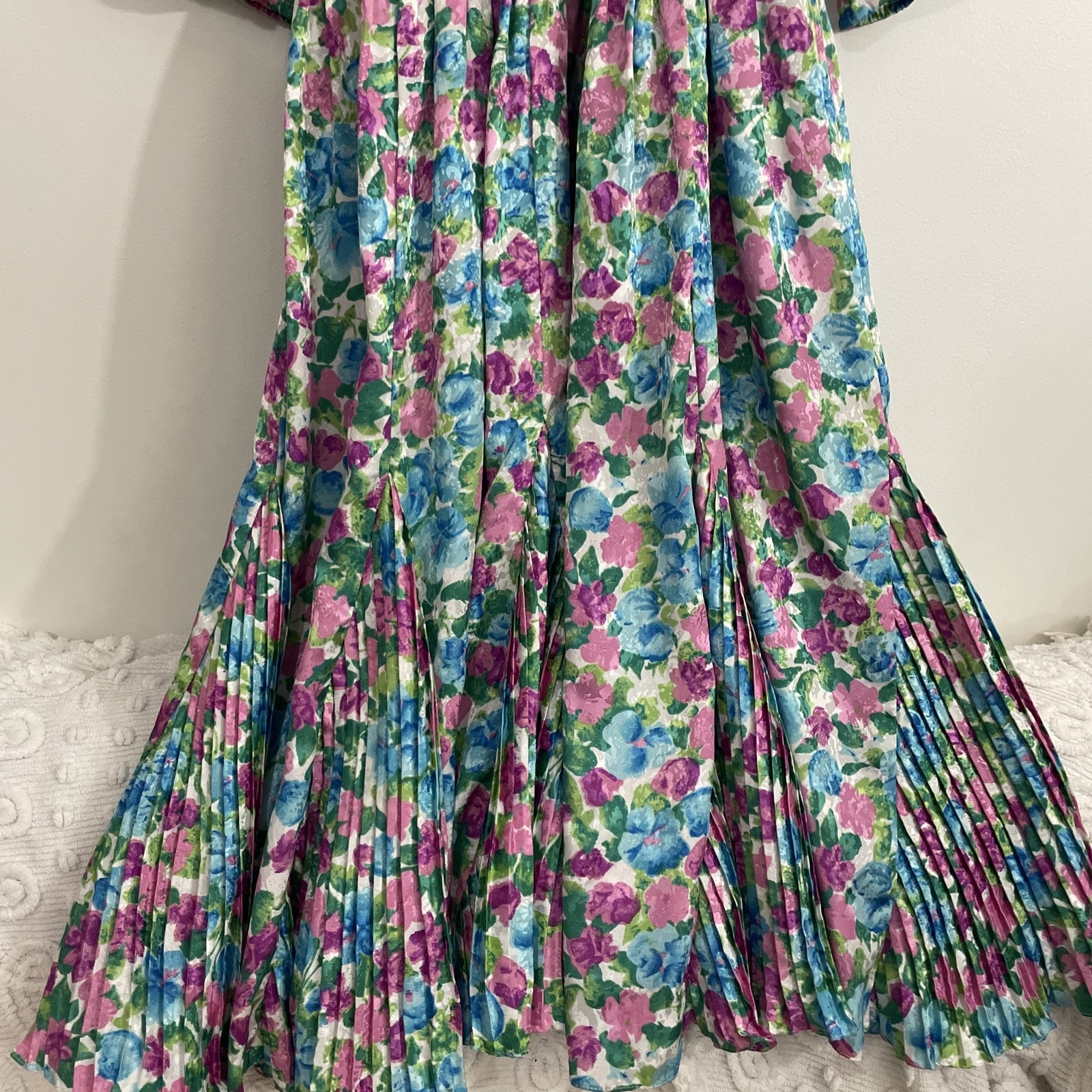 Vintage Susan Freis Floral Ruffled Midi Dress XS Smocked Waist 3/4 Sleeve AOP