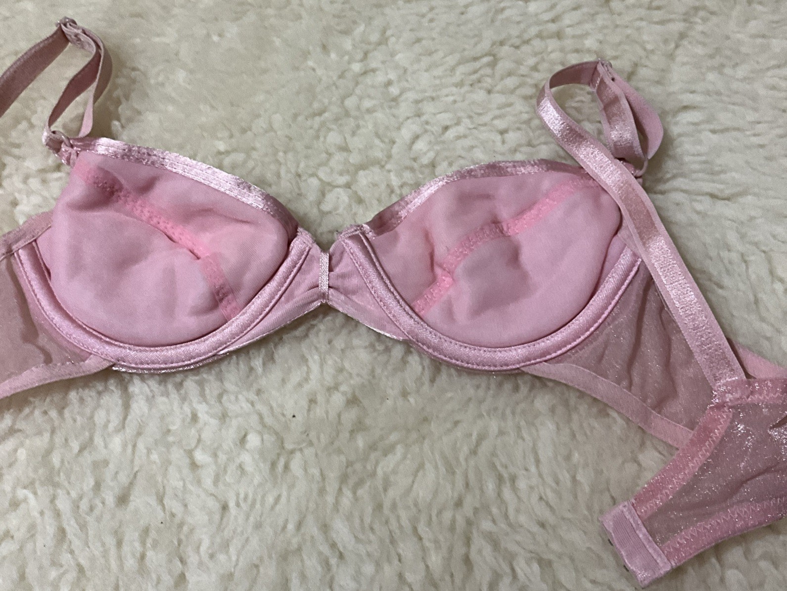 Vintage Oscar de la Renta Lingerie Liquid Satin Caress Shiny Second Skin Bra0163