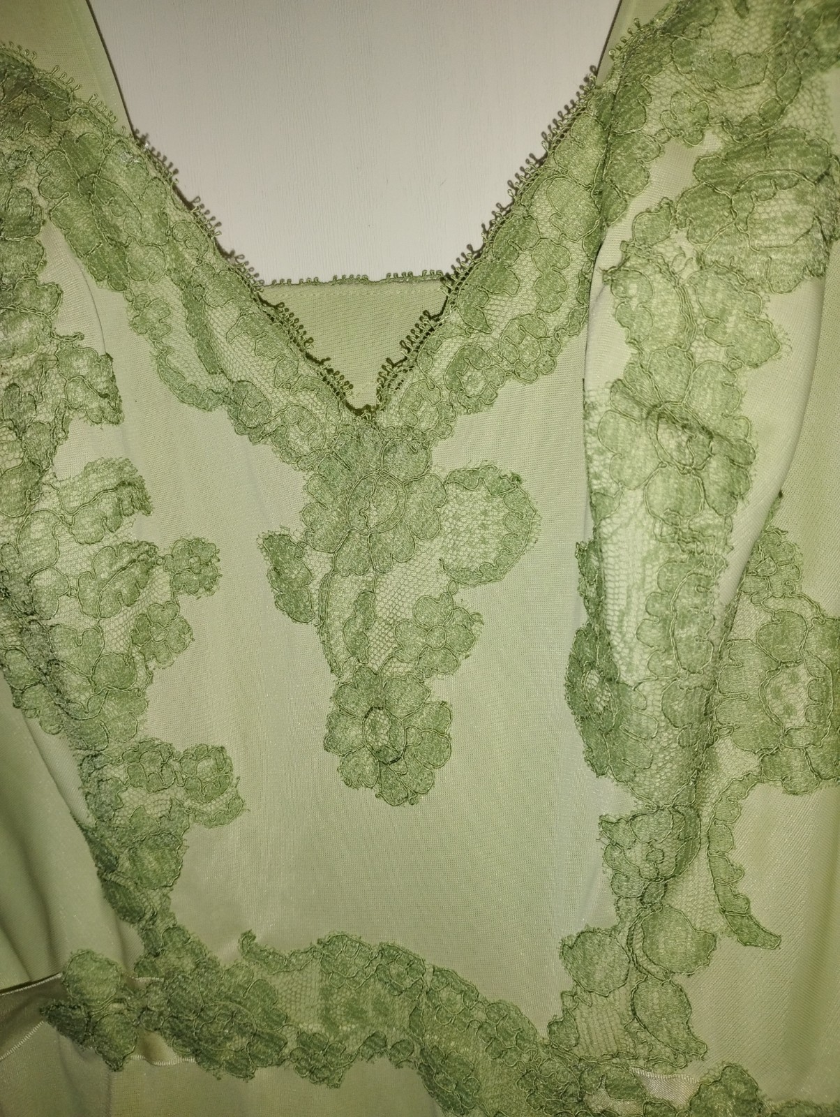 Vintage Von Raalte Chartreuse Sleep Dress w/ Chantilly Lace Appliques
