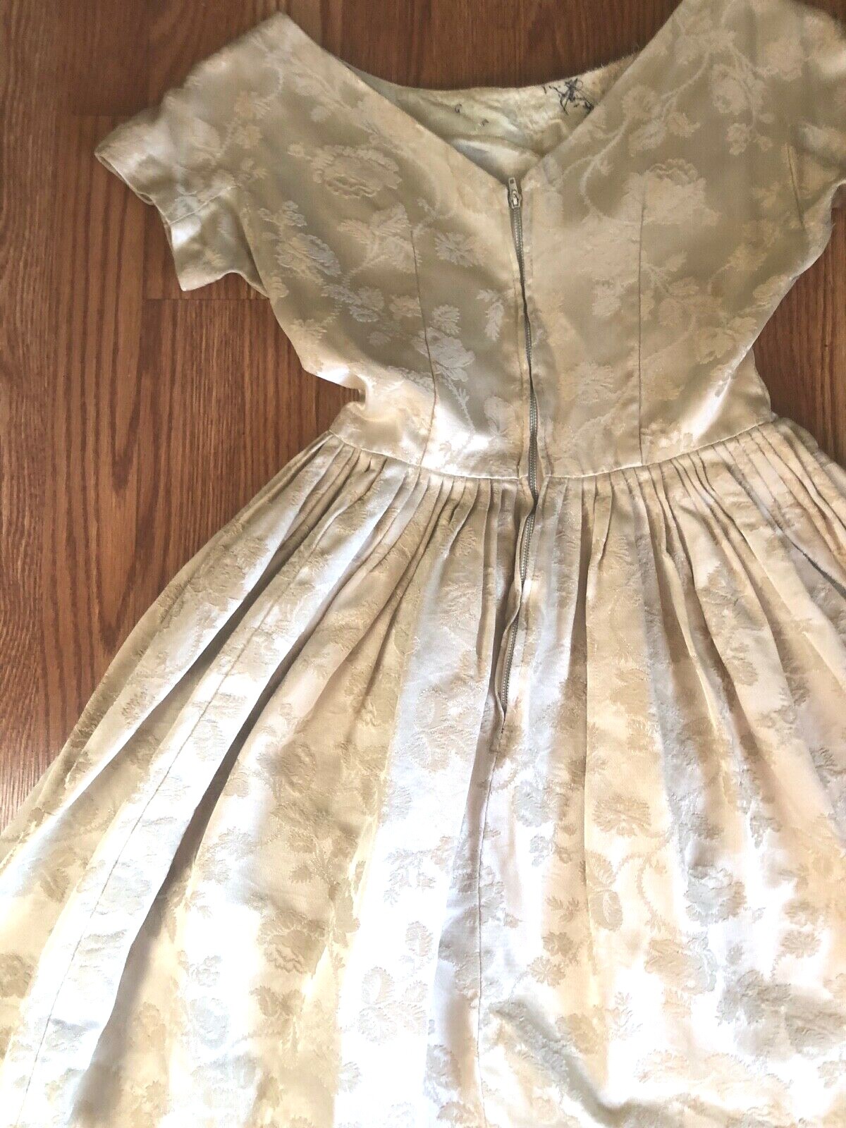 Dress XS Vtg 50s EMBOSSED LEAF BEADED SEQUIN FLORAL Applique PINUP COCKTAIL Gold