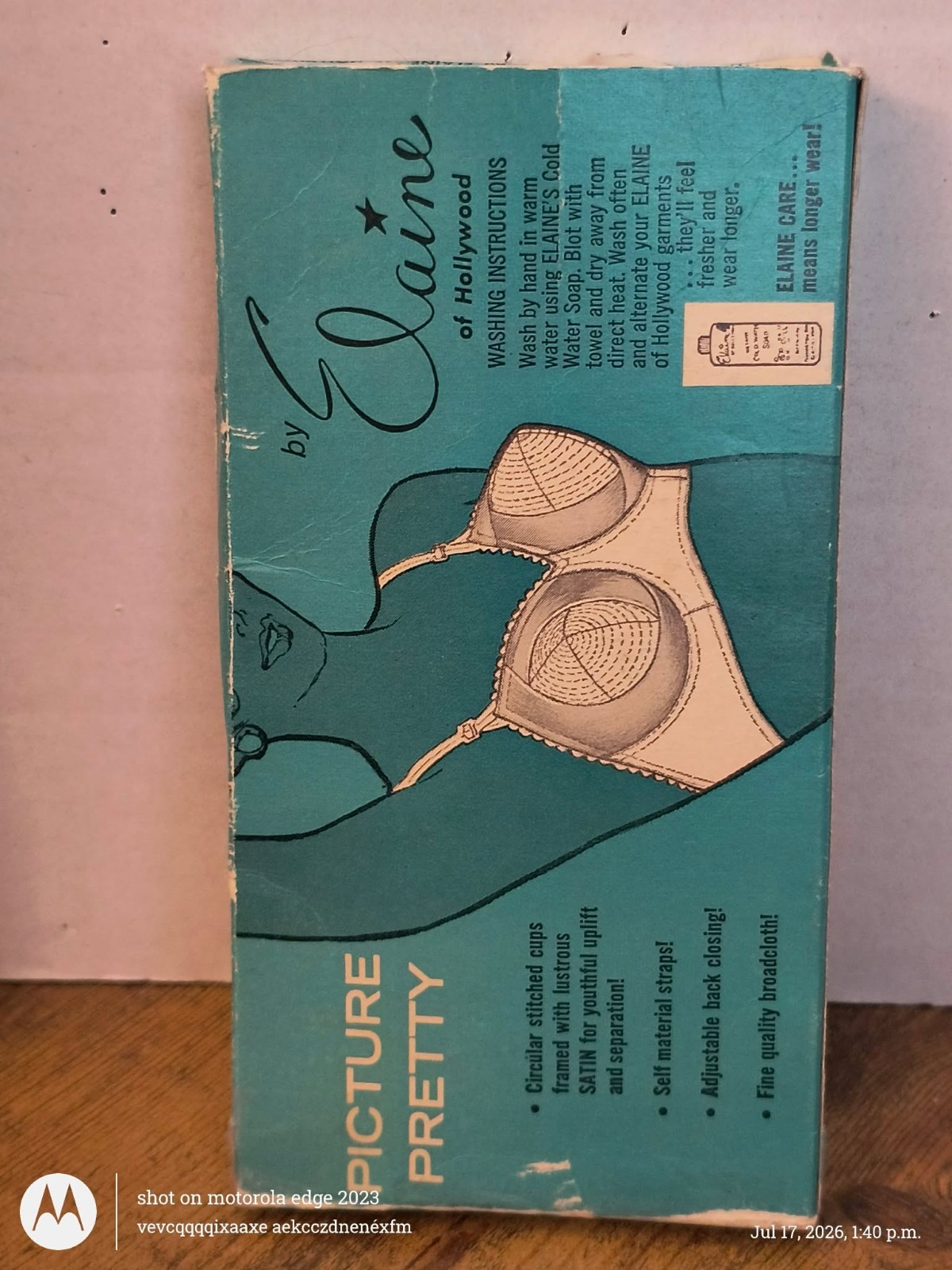 VINTAGE „PICTURE PRETTY” BRA BY ELAINE OF HOLLYWOOD – 34C