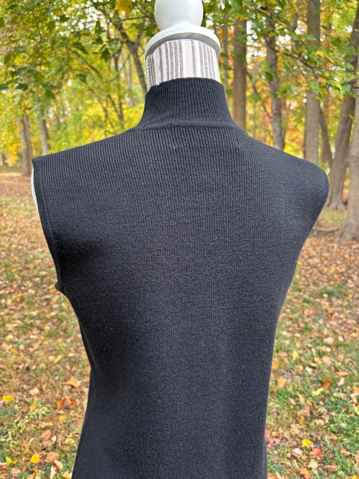 Vtg 1990 s JONES NEW YORK Sz Sm. Mock-Neck Sweater Sheath Dress 100%Merino Wool