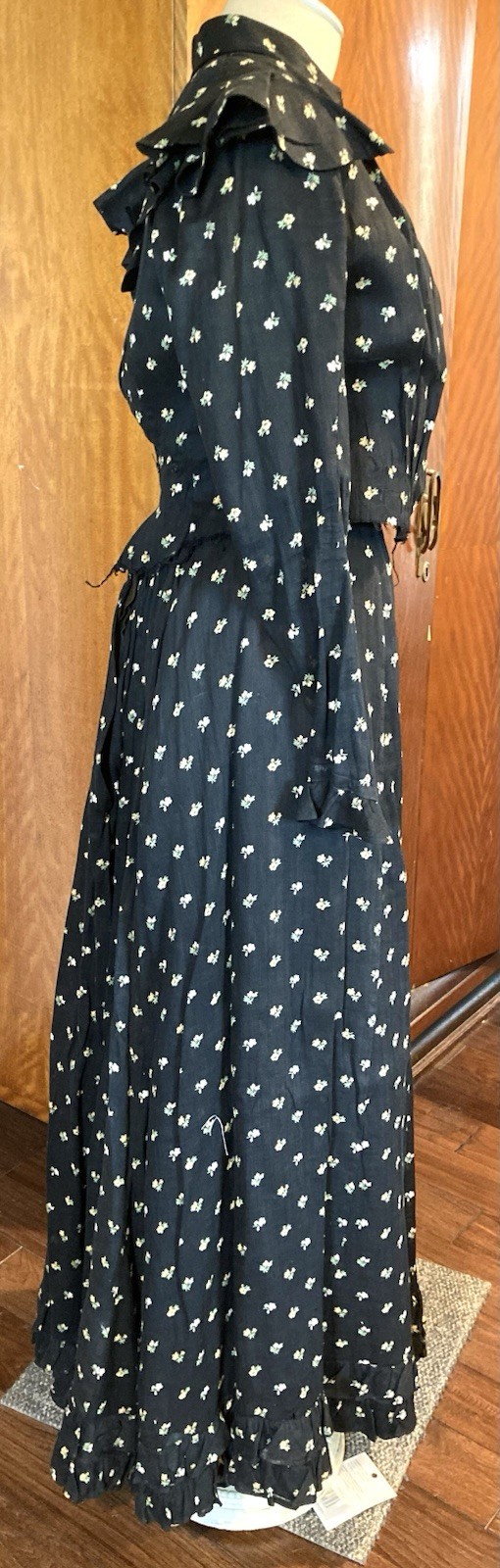 Vintage 1890s 1900s Victorian 2 pc dress print w little flowers