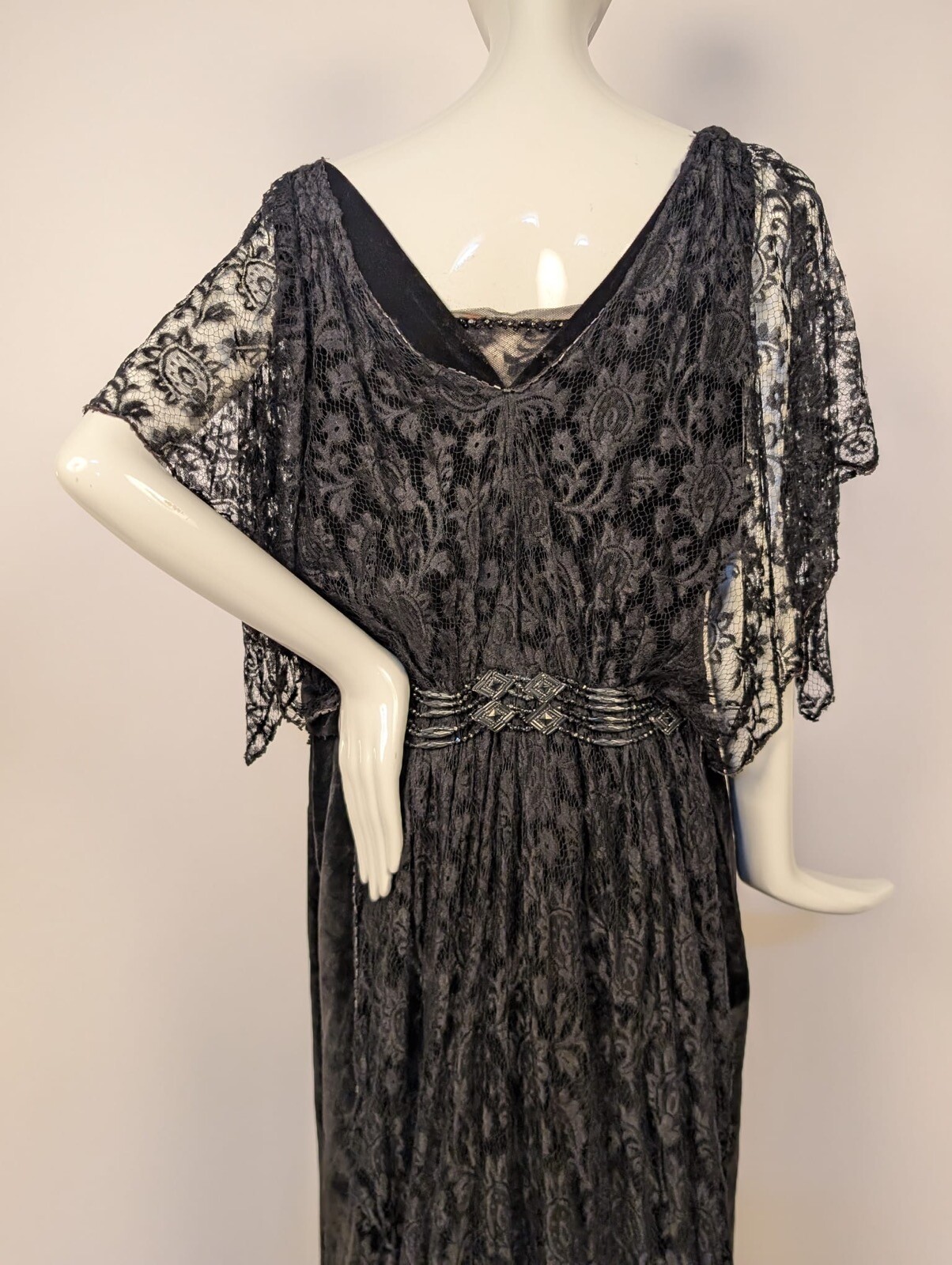 EDWARDIAN BLACK VELVET + LACE EVENING DRESS W JET BELTING + LONG LACE TRAIN