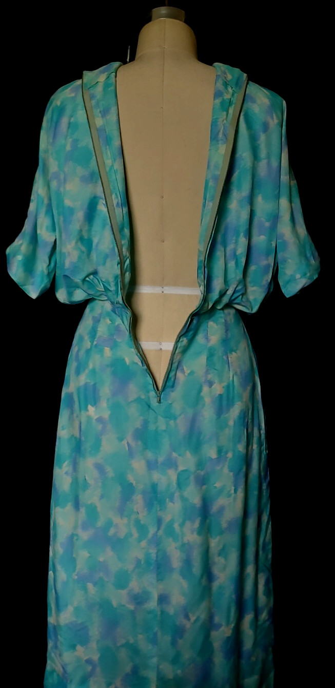 Vtg 1960s SHIRT WAIST Blouson Style DRESS, JEWEL NECKLINE pastel printed SILK
