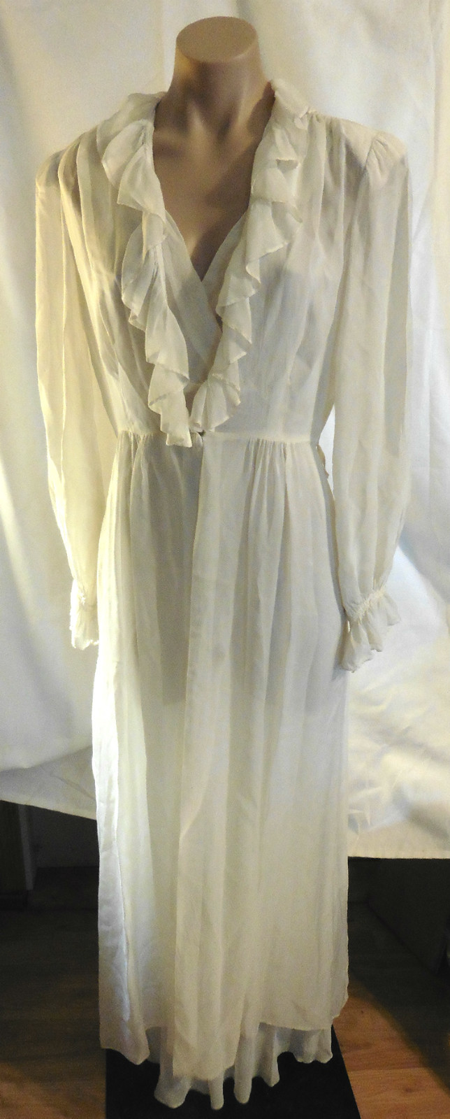 40-50s White Chiffon Bias Cut Nightgown and Robe. HONEYMOON!!