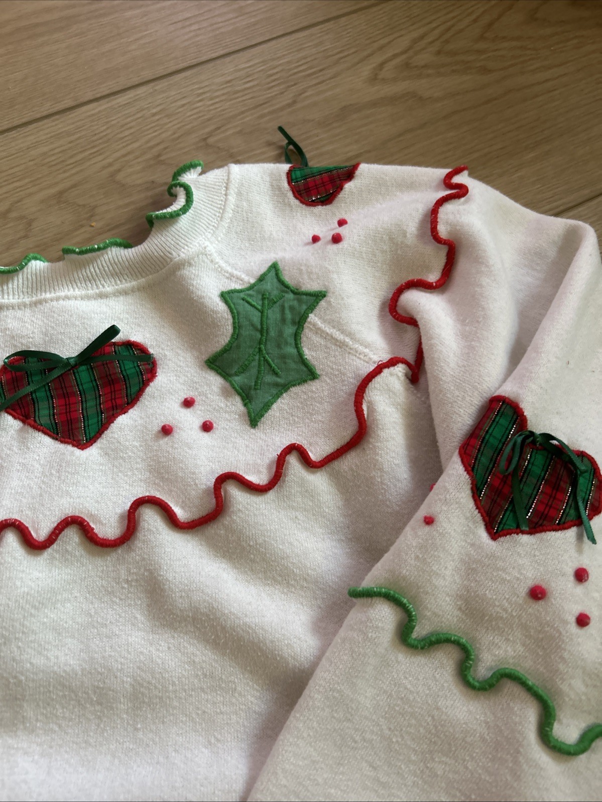 Vtg 80s Pannill Women’s XL Holly Holiday Christmas Raglan embroidered sweatshirt
