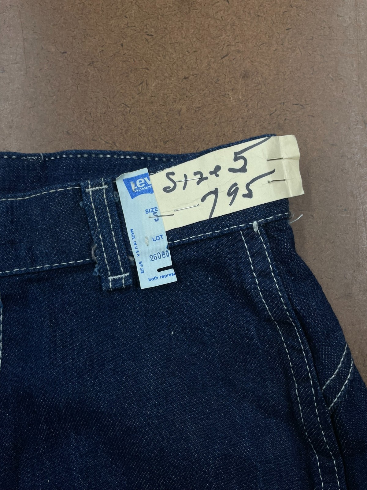 Vintage 1970s Dark Wash Bell Bottom Jeans – Contrast White Stitching