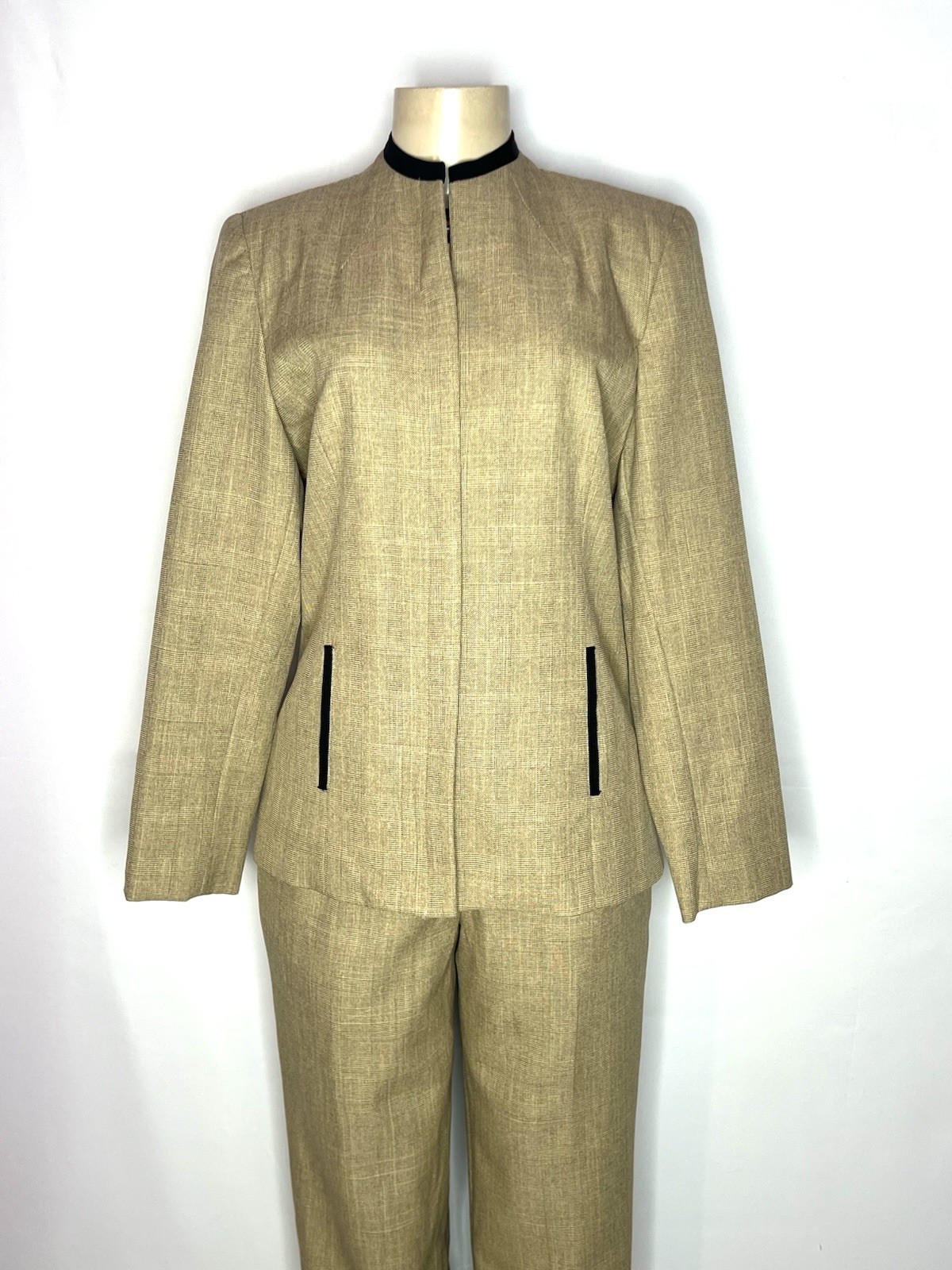 VINTAGE STANLEY BLACKER TAN/BLACK TRIM PANT SUIT SZ 8