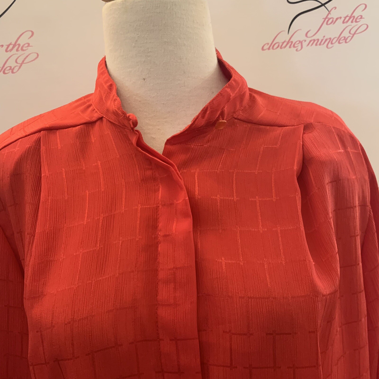 Vintage Judy Bond. Size 10. Stand-up collar. Long Sleeve. Button Front. B24