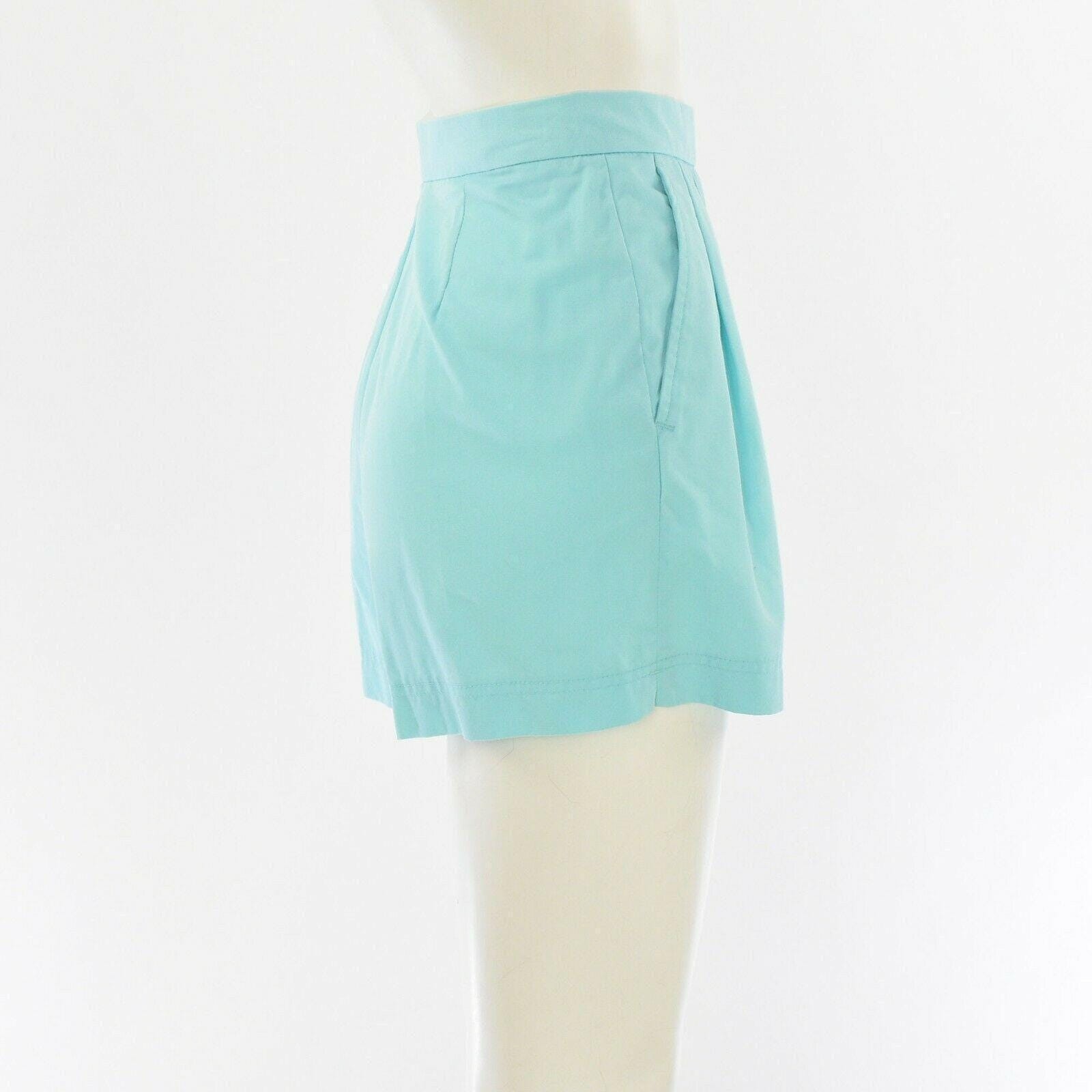 70s Vintage Seafoam Pleated High Waist Shorts Womens 8 2.5″ Inseam