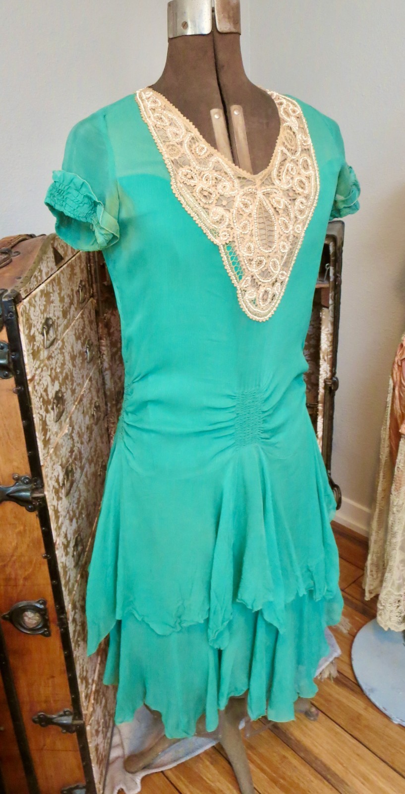 1920s Authentic Bright Green Silk Day Dress With Beaded Bodice 36 Bust