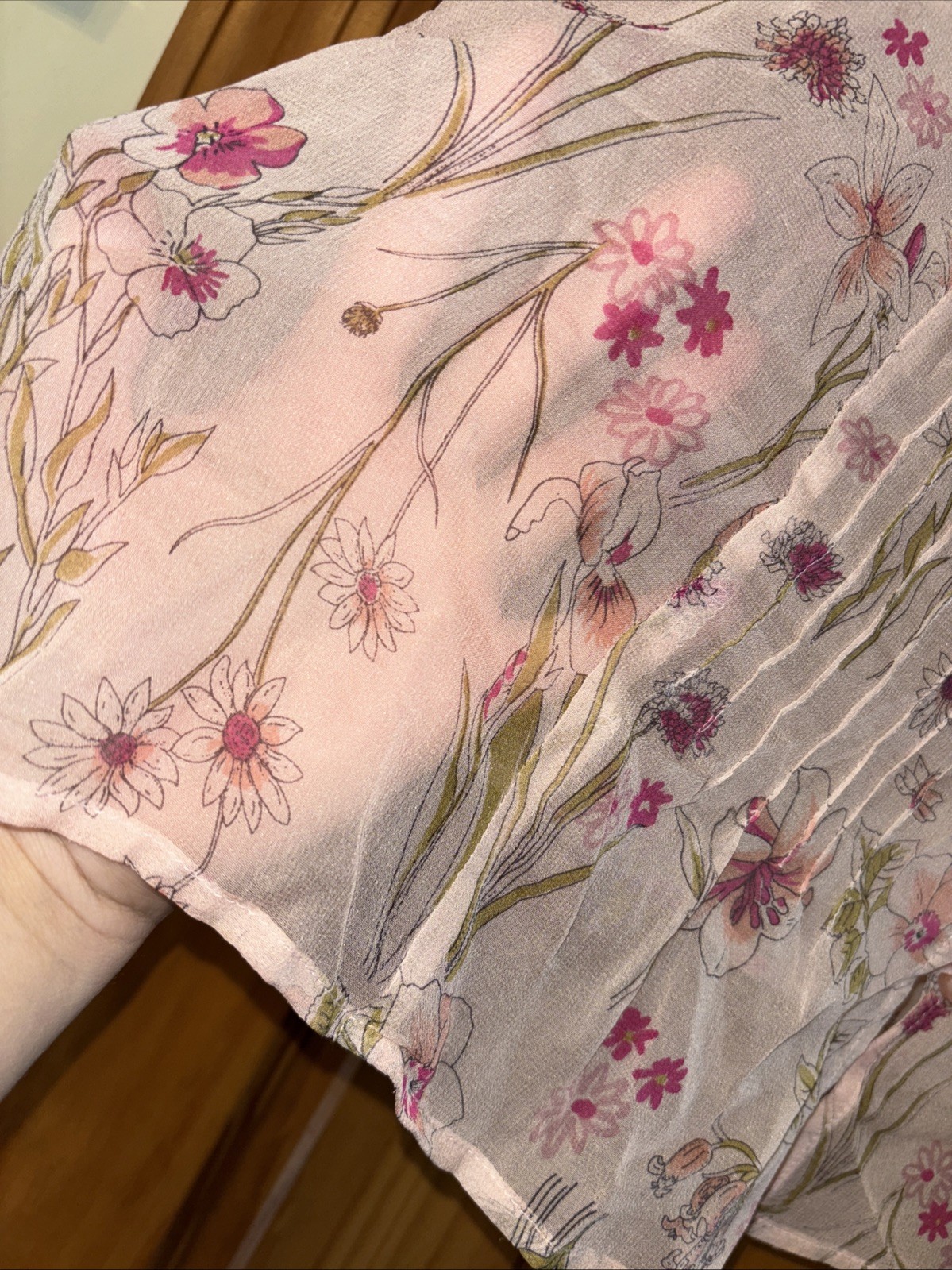 Vintage Silk Sheer Pink & Floral top Sz L Faux Pink Pearl Buttons Cap Sleeve