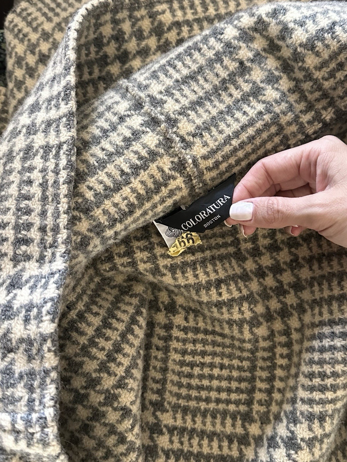 1970s Vintage Handmade Wool Houndstooth Hooded Cape Poncho Coat One Size