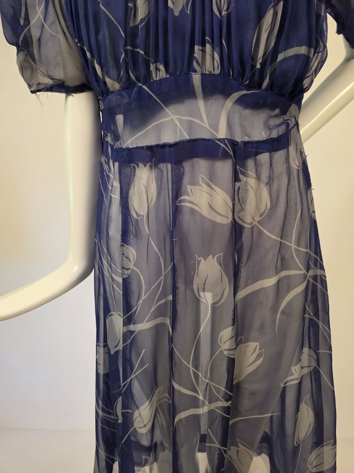 1930’S TULIP PRINT SILK CHIFFON DRESS W PUFF SLEEVES – AS ACQ