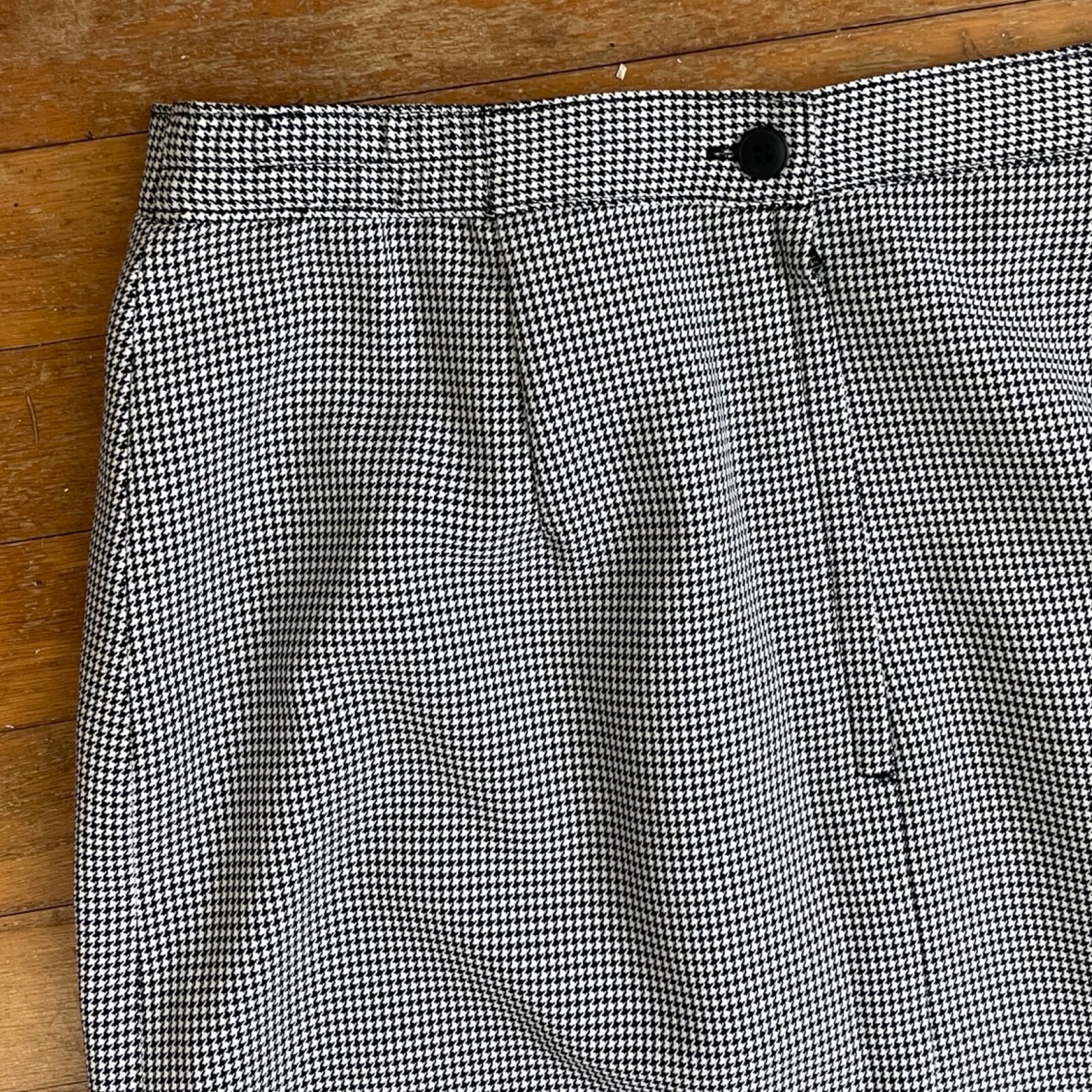Vintage Houndstooth Suit Size Medium 1990s Black/White Blazer & Skirt Set