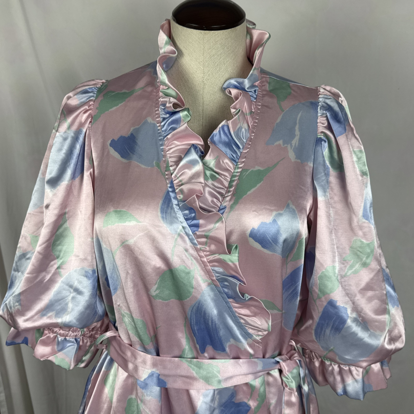 VINTAGE 1980’s B by Barad SMALL Satin Floral Robe +Belt – Golden Girls FL Lounge