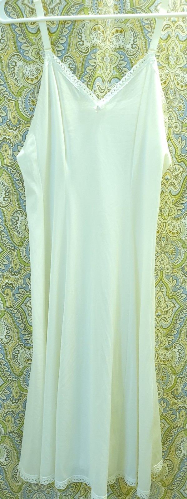 Sears Vtg Doesn’t Slip Anti-Cling Full Length Nylon Dress Sz 34 Tall Length