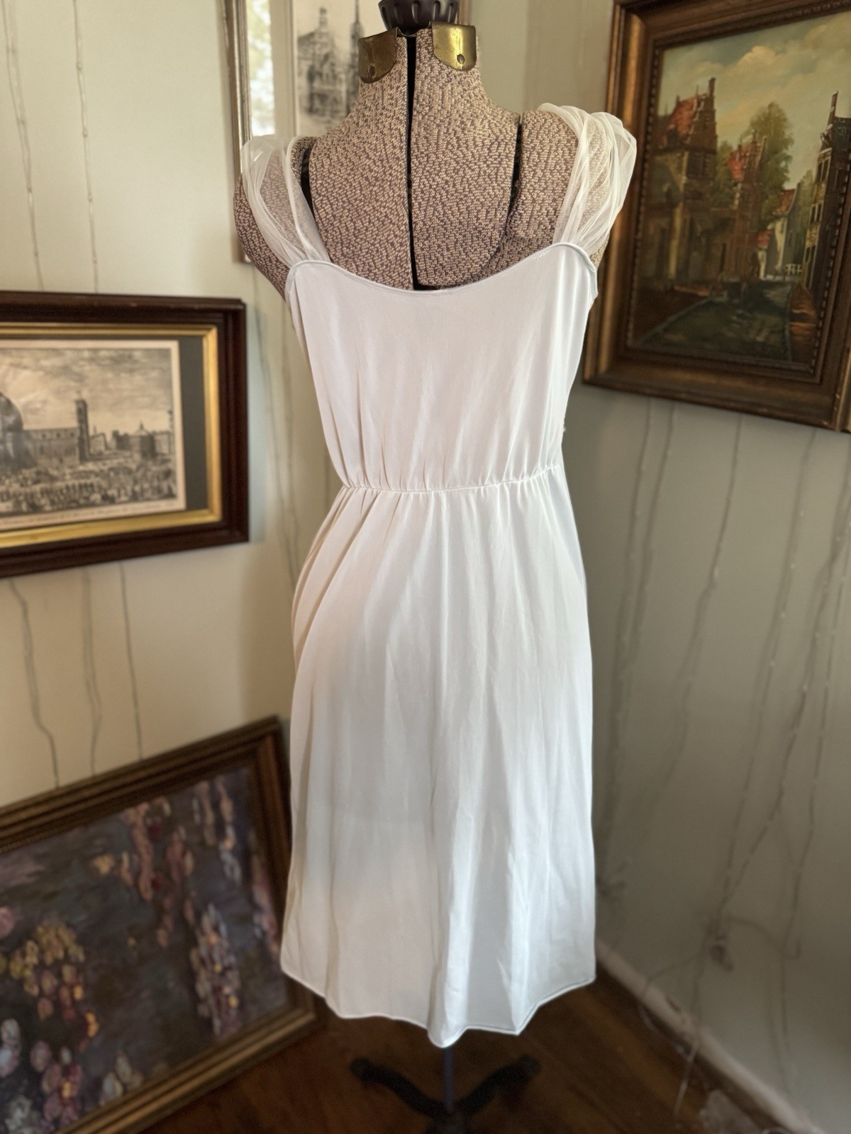 Blue And Gold Vintage Sleep Set – Sabrina Carpenter
