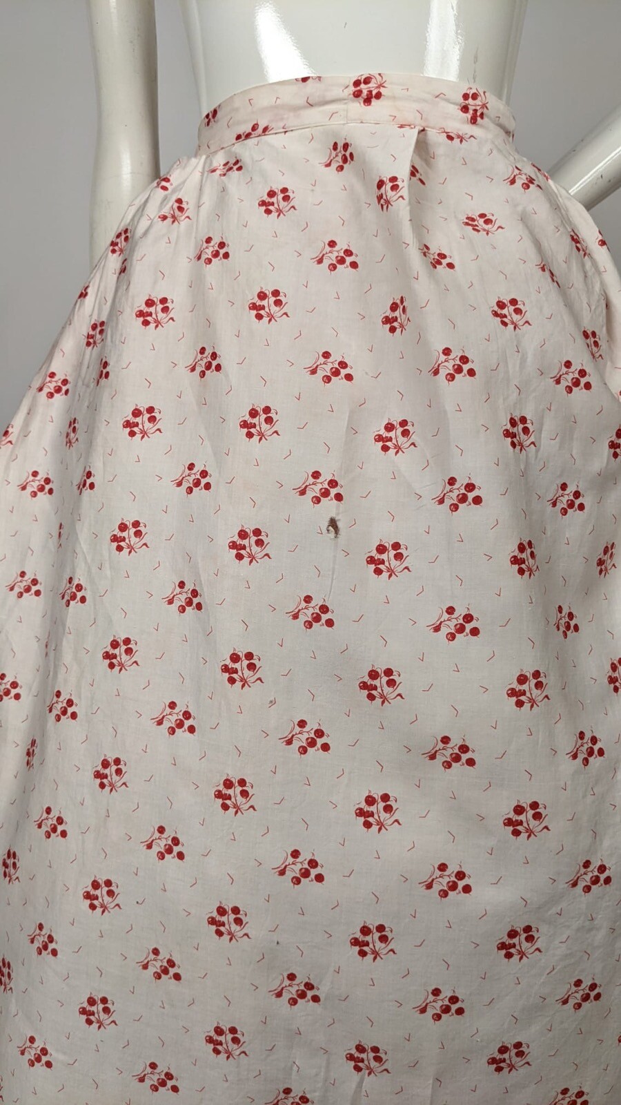 VICTORIAN 19TH C APPLE PRINT COTTON BUSTLE SKIRT