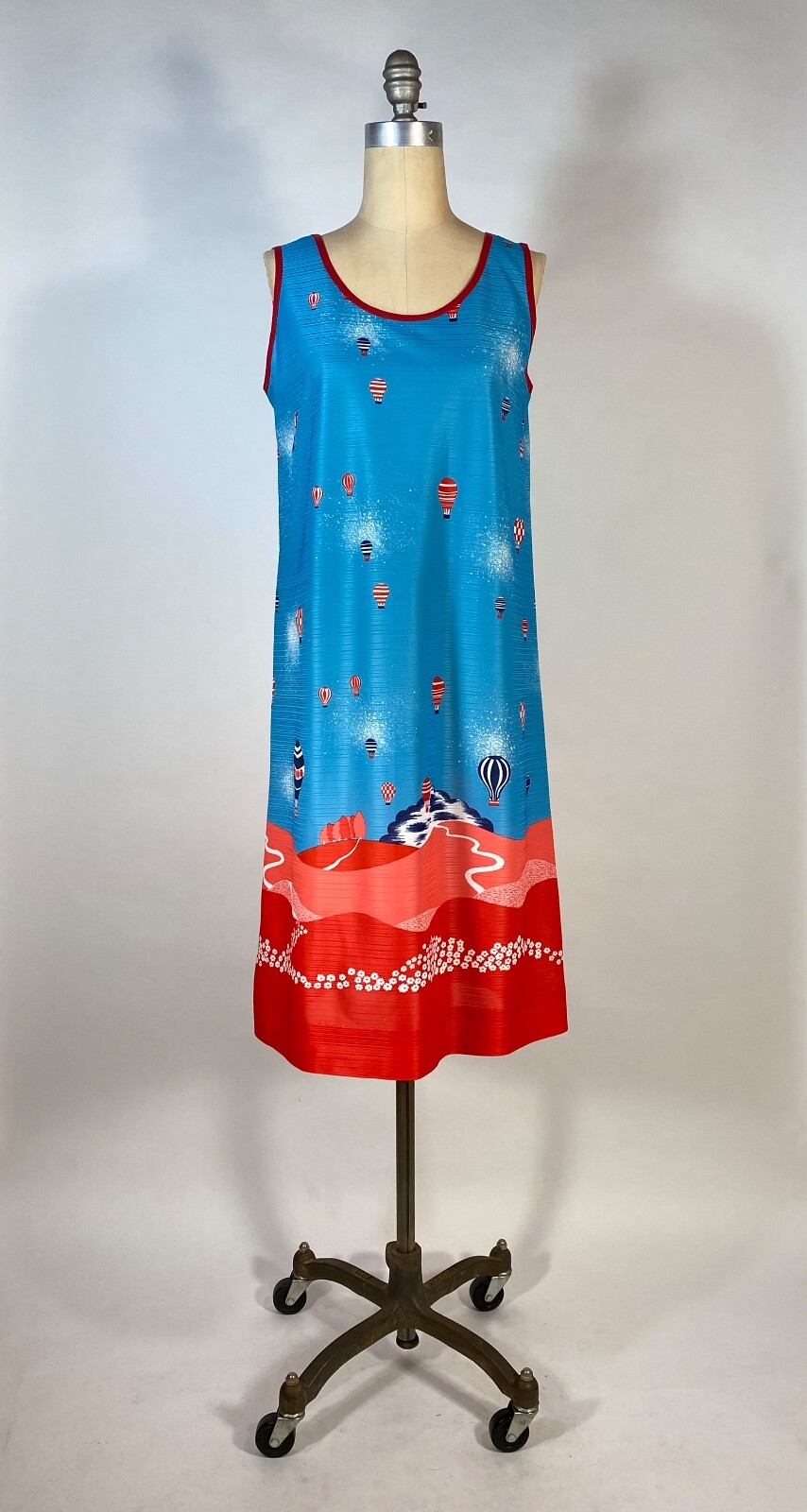 Vintage 1970’s GRAPHIC print hot air balloons lightweight shift dress size L/XL