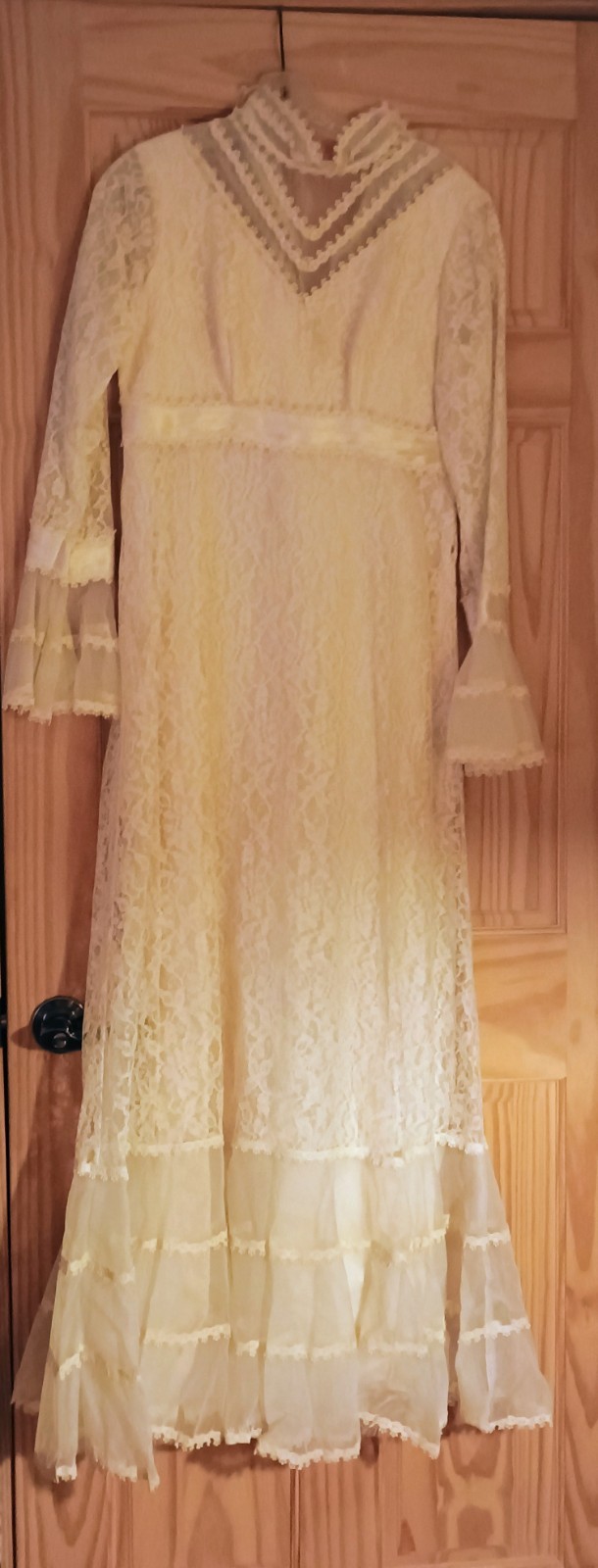 Vintage 1970s Cream Ivory Wedding Gown Victorian Prairie Lace Cottage Sz 10/12