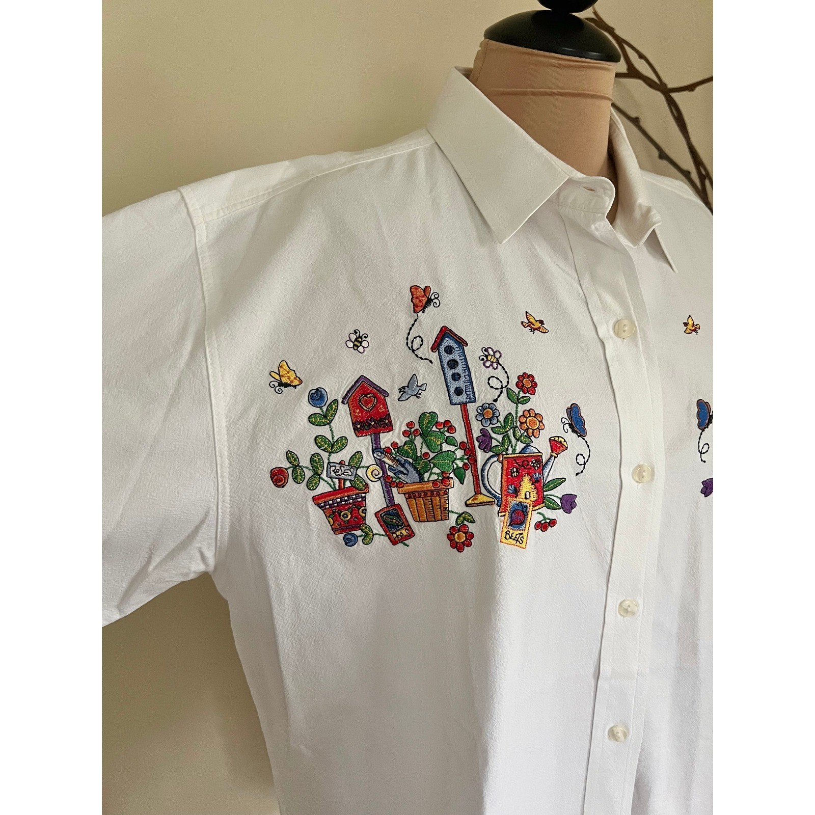 Vintage Casey Coleman Garden Theme Embroidered Button Down