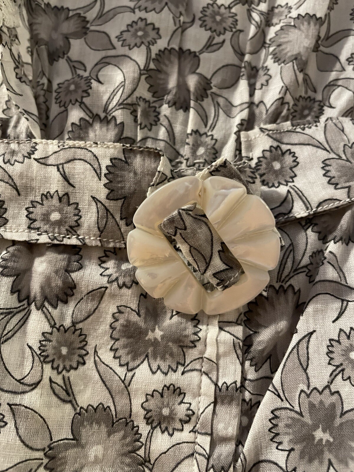 Incredible Early 1900s Cotton Calico Floral Day Dress Gray Lace