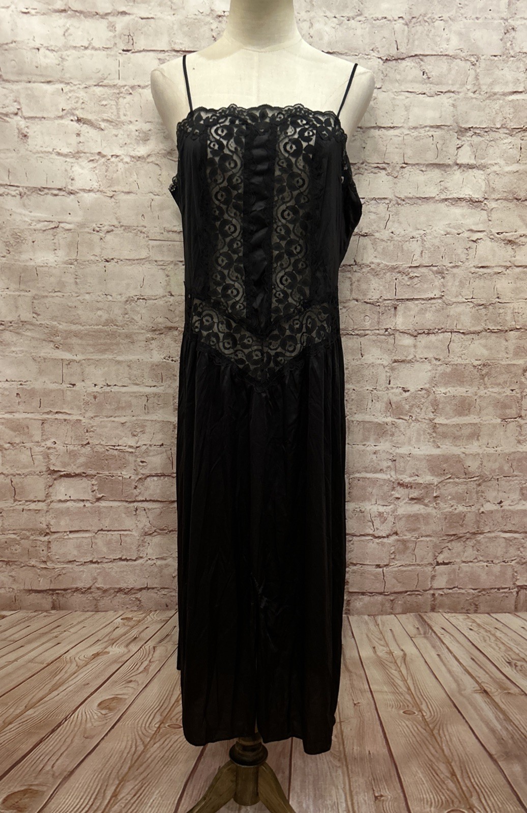 Vintage Gotham New York Lingerie Black Nylon Lace Trim Full Slip Size L NEW NOS