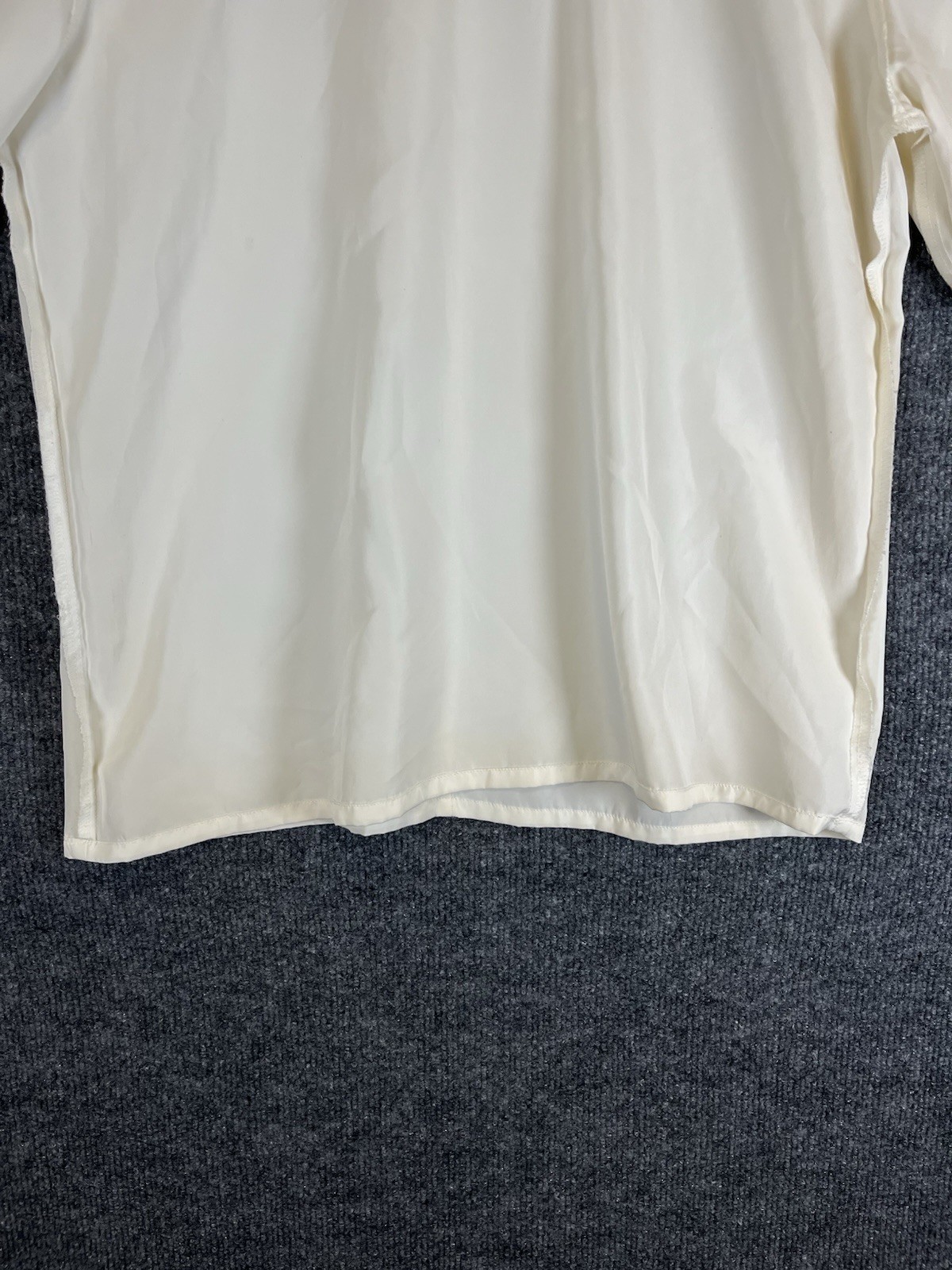 VTG 80s Ivory Cream Short Sleeve Blouse Embroidered Keyhole Back See Description
