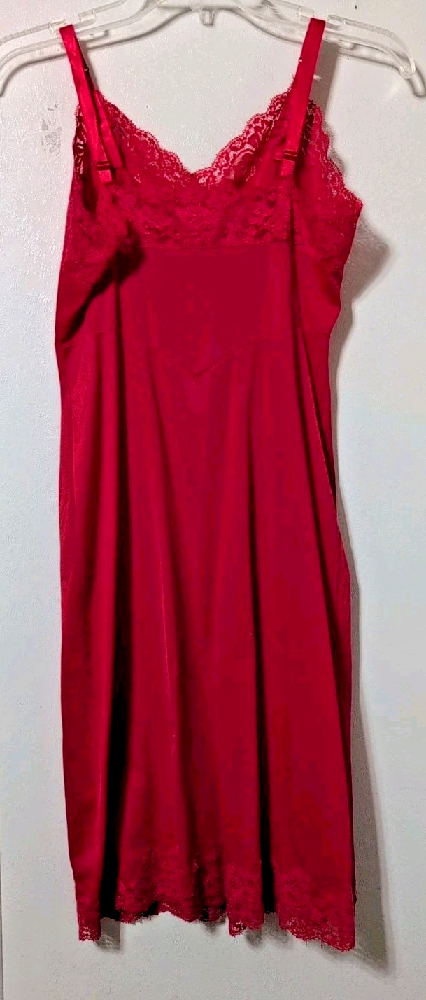 Vintage Shadowline RED 100% Nylon Lace Full Slip Size 34 Short