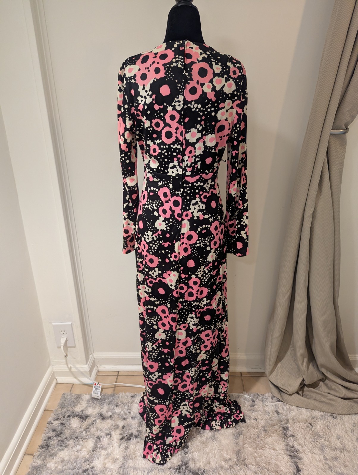 Vintage 1970s Handmade Black Pink White Floral Daisy Dress Maxi Longsleeve Small